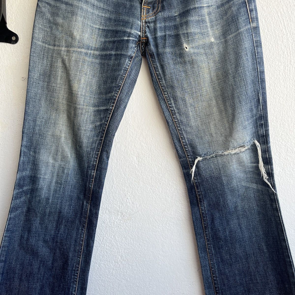 Nudie Jeans DISTRESSED NUDIE JEANS BOOTCUT OLA RIPPED KNEE JAPAN Size US 30 / EU 46 - 8 Thumbnail