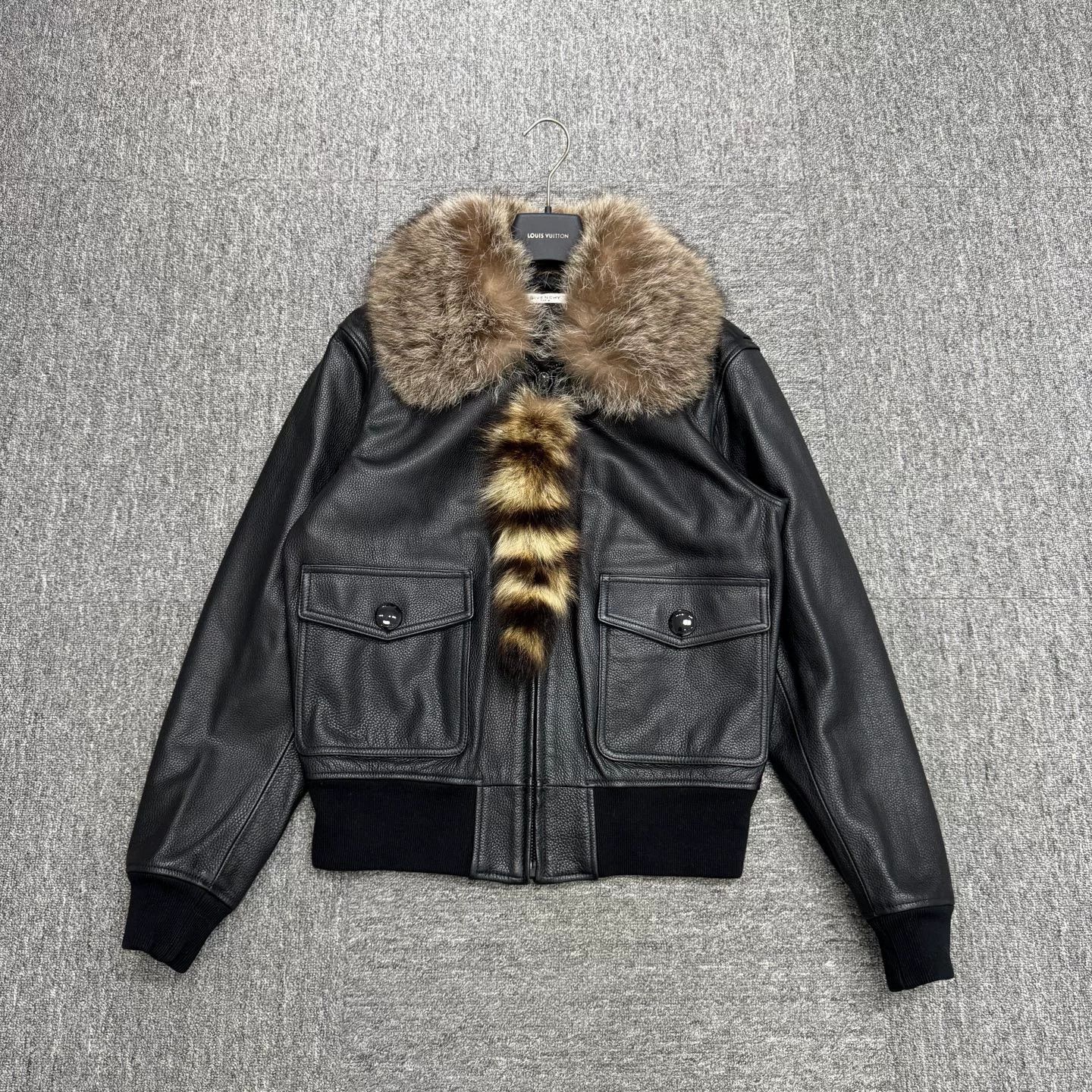 Givenchy givenchy black leather fur collar jacket Size US XL / EU 56 / 4 - 1 Thumbnail