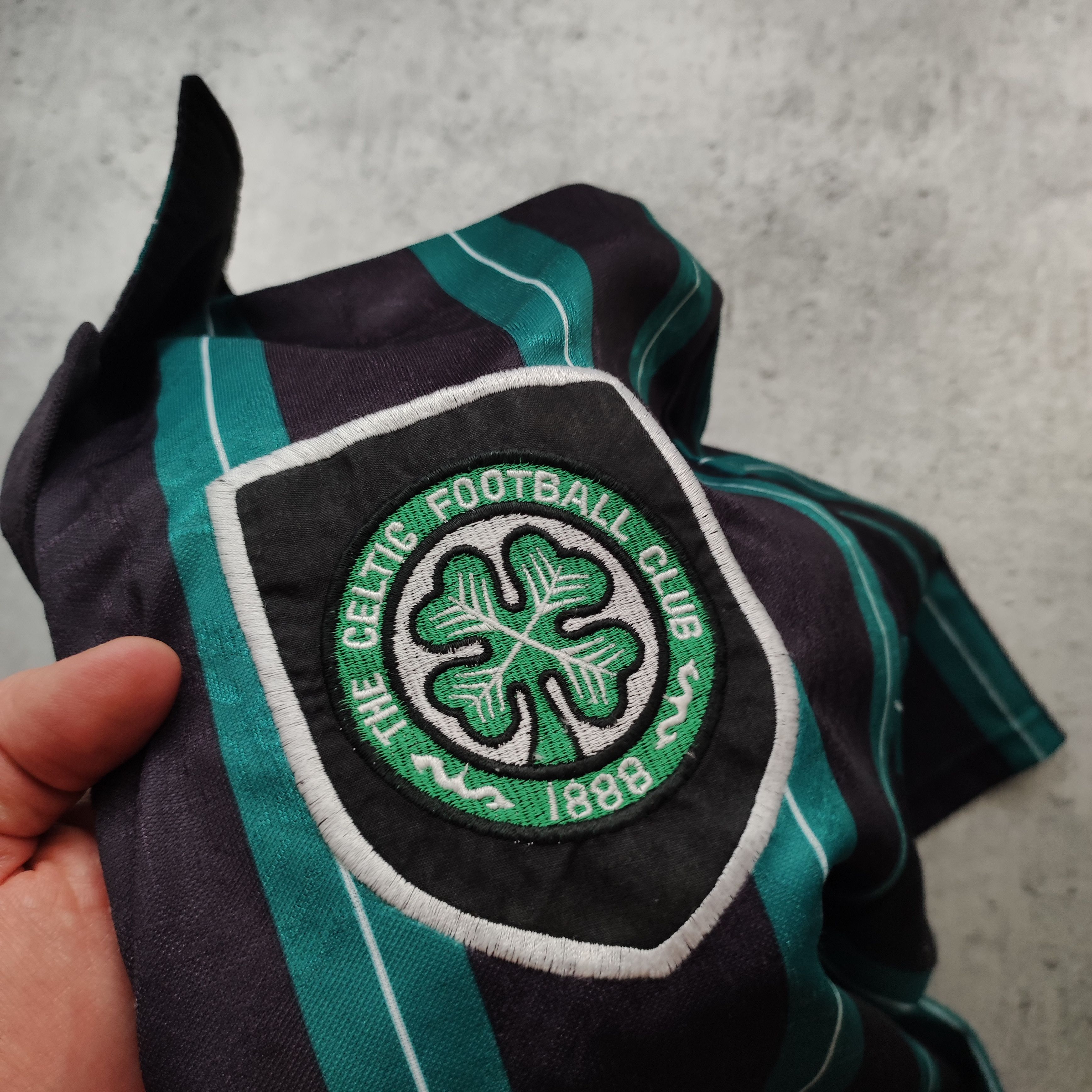 Vintage RARE 1992/93 Celtic Glasgow Umbro Vintage Football Jersey Size US L / EU 52-54 / 3 - 7 Thumbnail