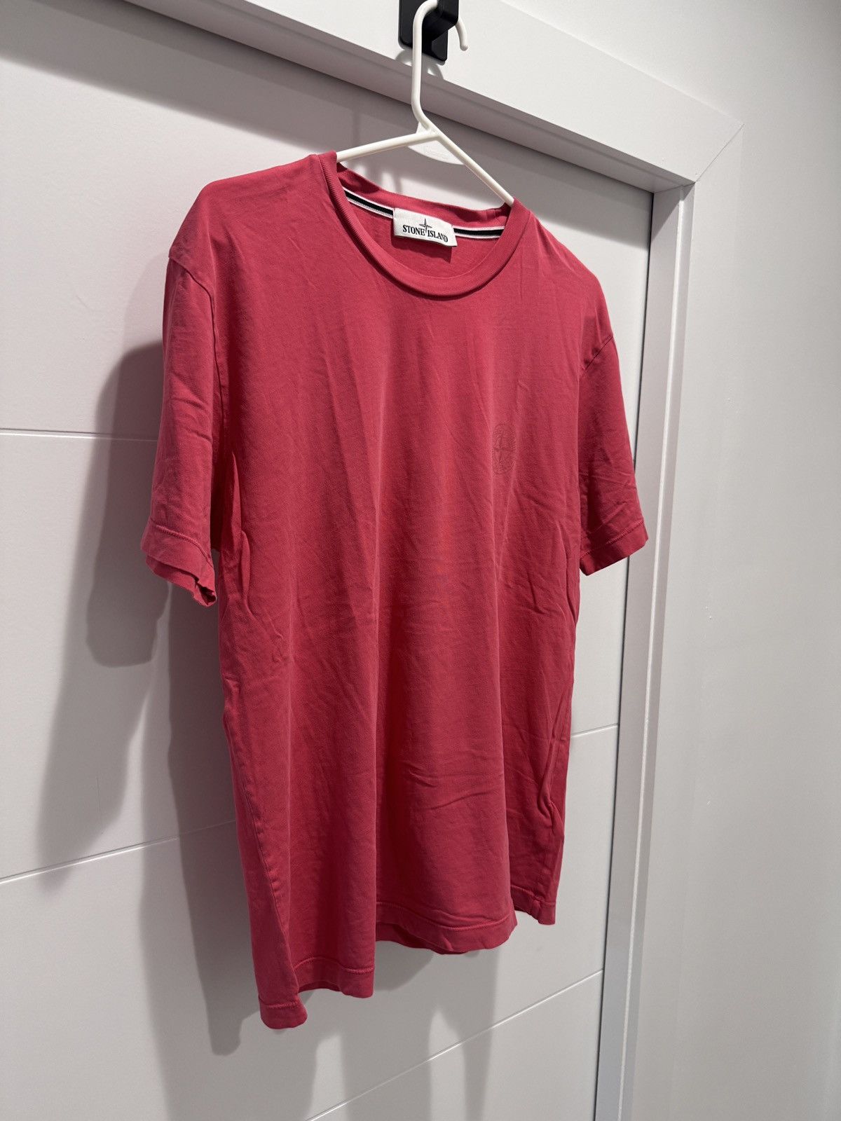 Stone Island Stone Island Compass Logo Fuchsia Pink Tee Size XL (fits L) Size US XL / EU 56 / 4 - 3 Thumbnail