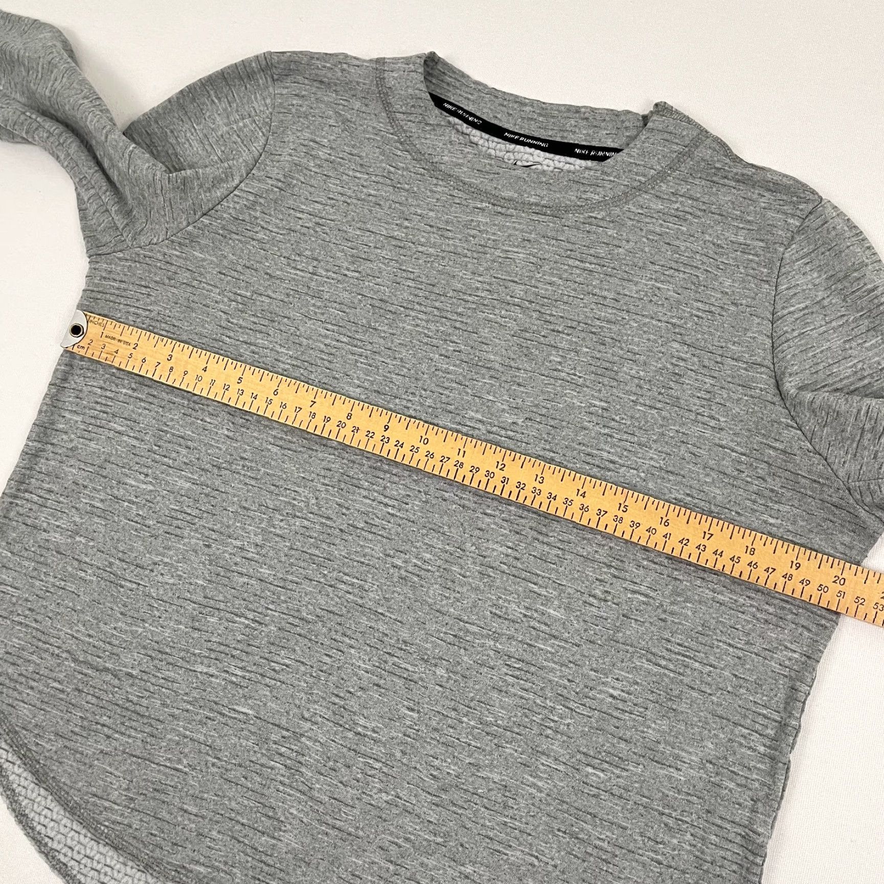 Nike **Women's Medium Nike Dri-Fit Element Grey Long Sleeve Crop Top** User: **Women's Medium Nike Dri-Fit Element Gray Long Sleeve Cropped Shirt** Size M / US 6-8 / IT 42-44 - 5 Thumbnail