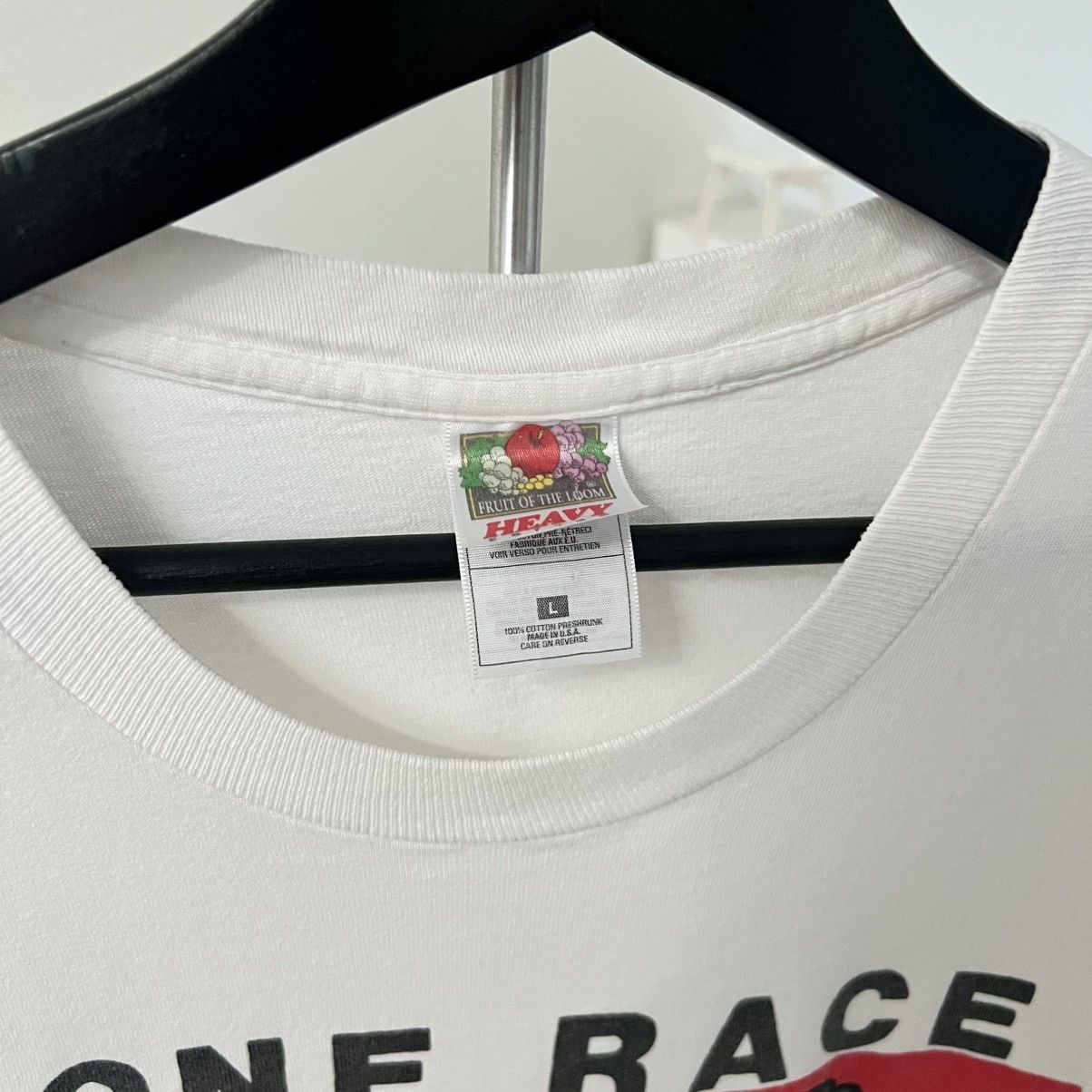 Vintage Vintage One Race Human Art T Shirt 90s Size US L / EU 52-54 / 3 - 4 Thumbnail
