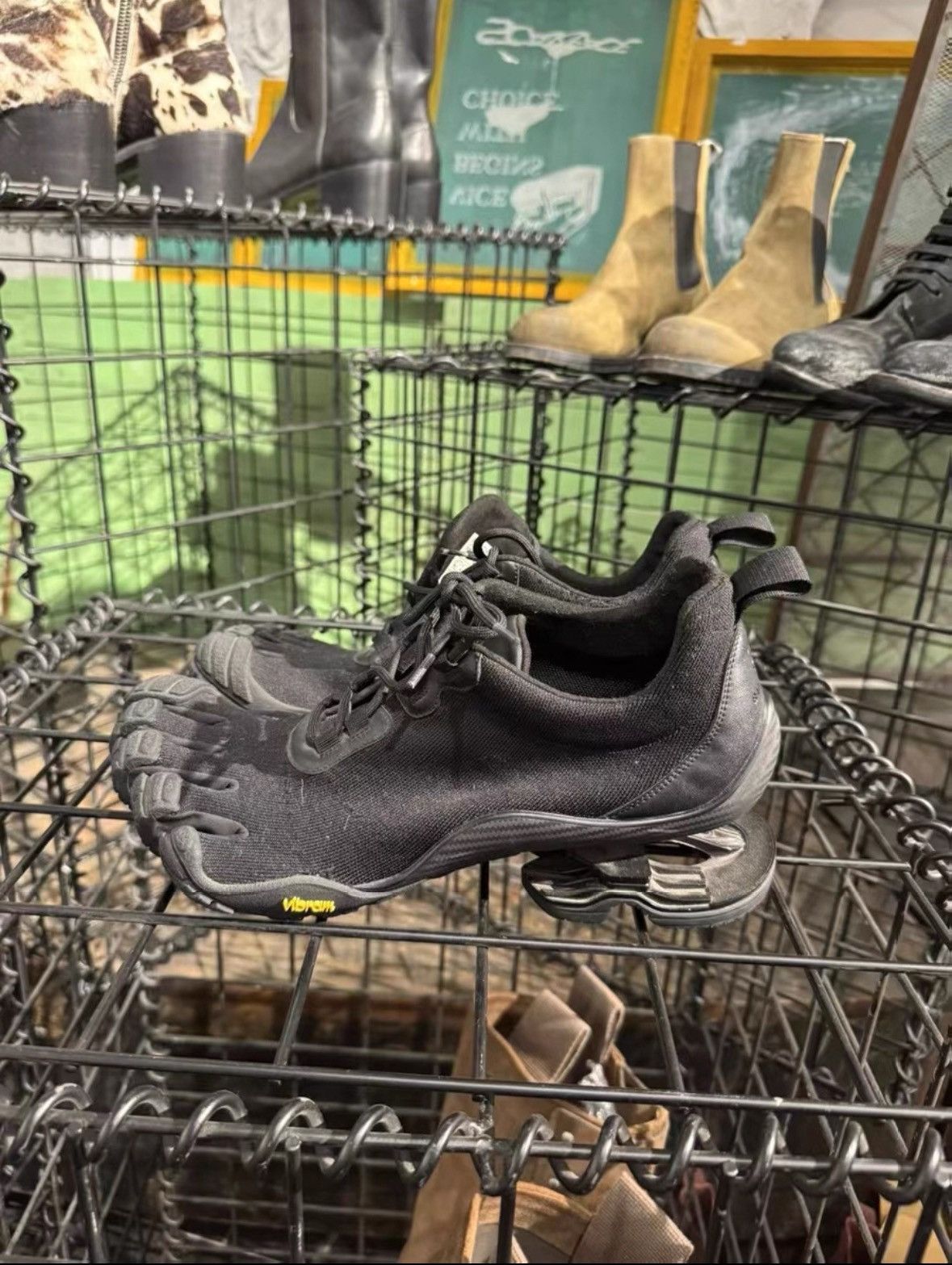 Balenciaga Balenciaga vibram sneakers Size US 9 / EU 42 - 2 Thumbnail