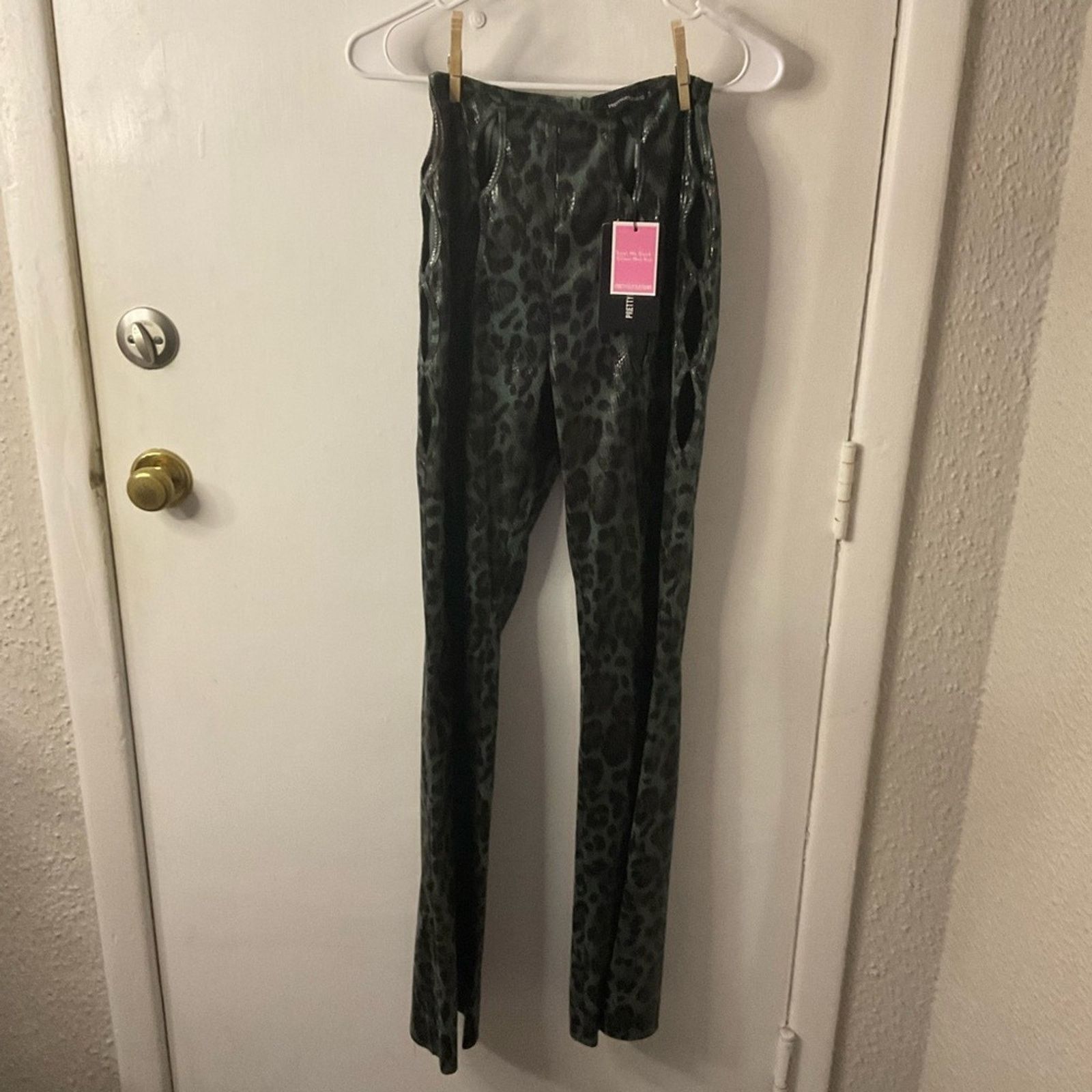 Other PrettyLittleThing Blue Print Faux Leather Cut Out Flare 0 Size 25" / US 0 / IT 36 - 3 Thumbnail