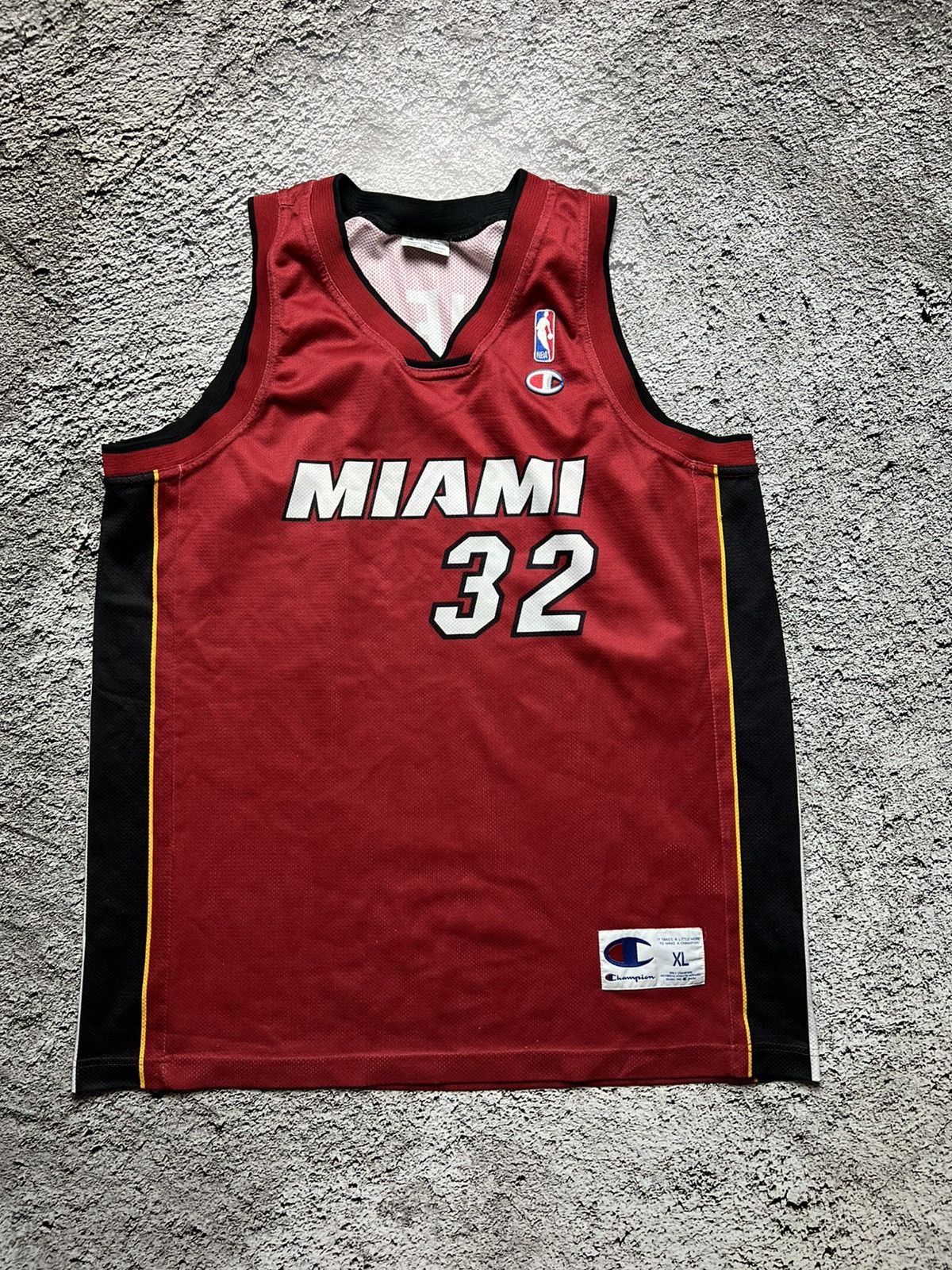 Champion Miami Heat NBA Shaquille O’neal champion jersey Size US XL / EU 56 / 4 - 1 Thumbnail