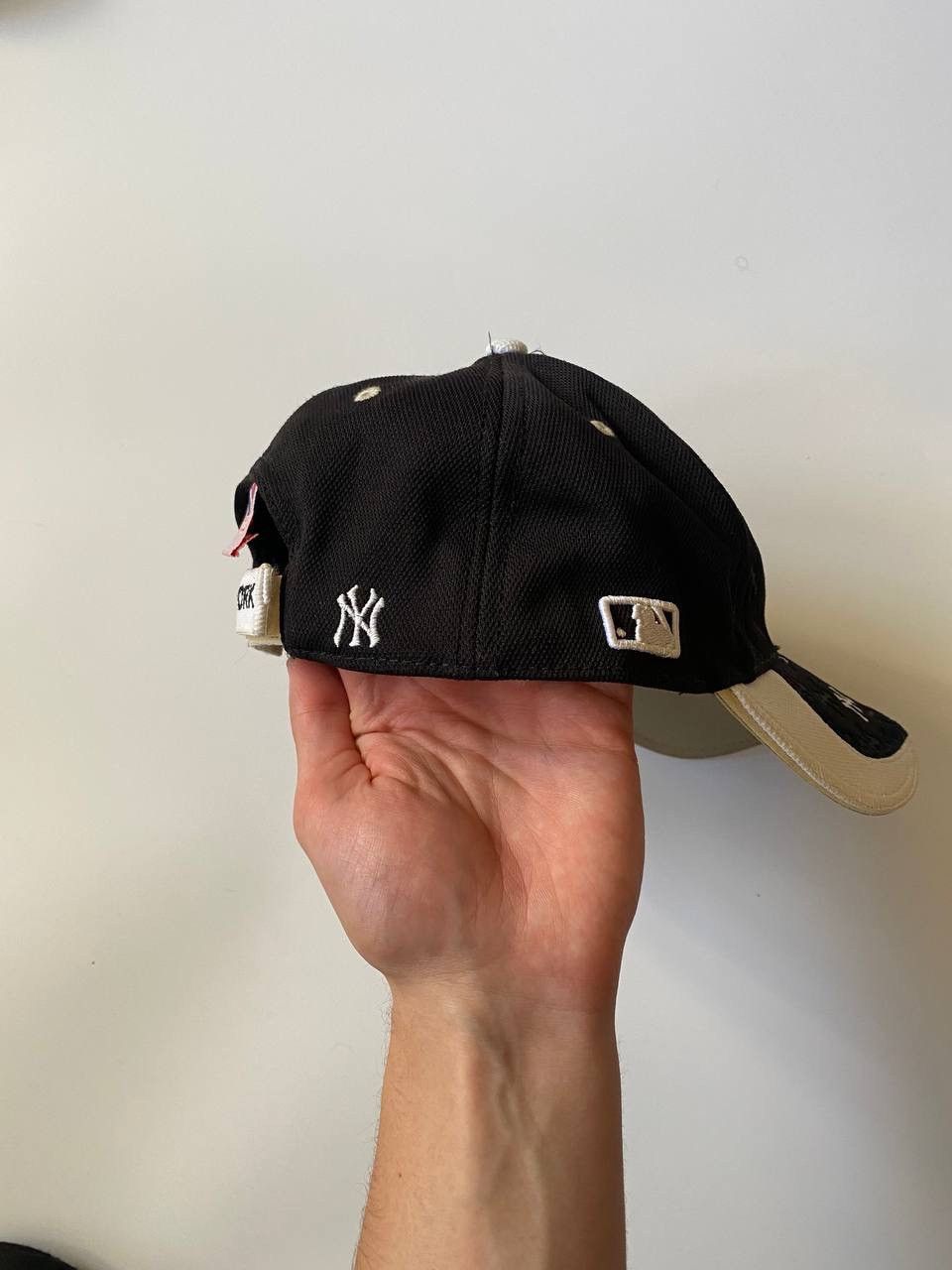 MLB Vintage MLB New York Yankees Cap New Era OS Size ONE SIZE - 3 Thumbnail