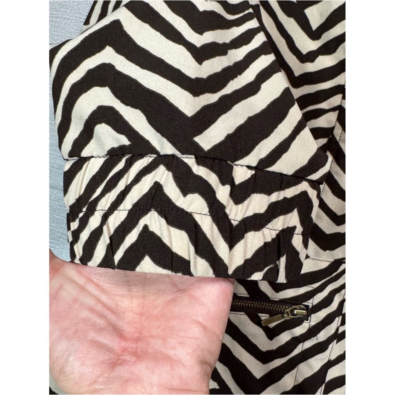Chicos Chico's Zenergy Brown and White Zebra-Print 3/4 Sleeve Jack Size L / US 10 / IT 46 - 9 Thumbnail