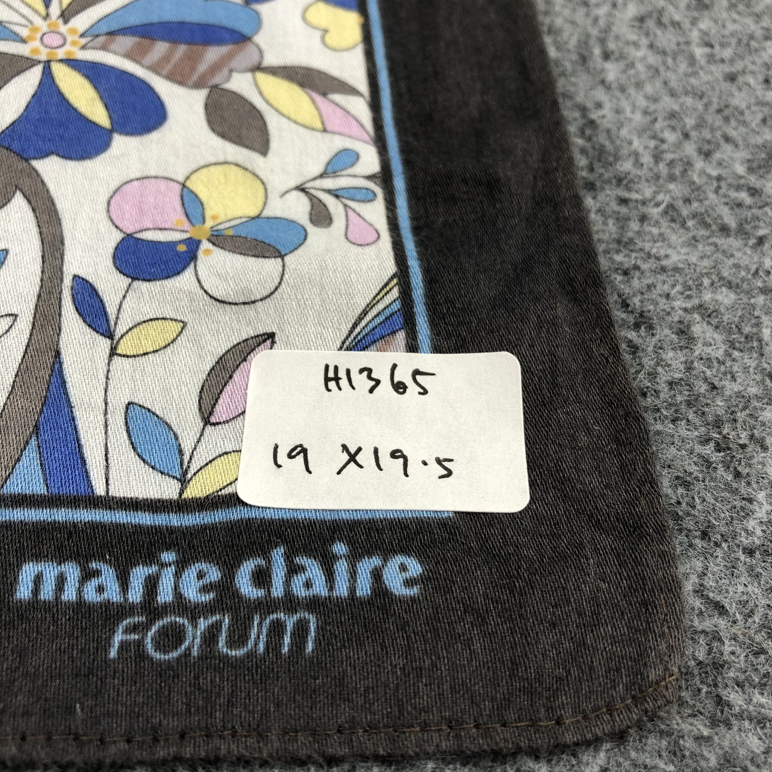 Vintage Marie Claire Handkerchief Neckerchief Bandana H1365 Size ONE SIZE - 7 Thumbnail