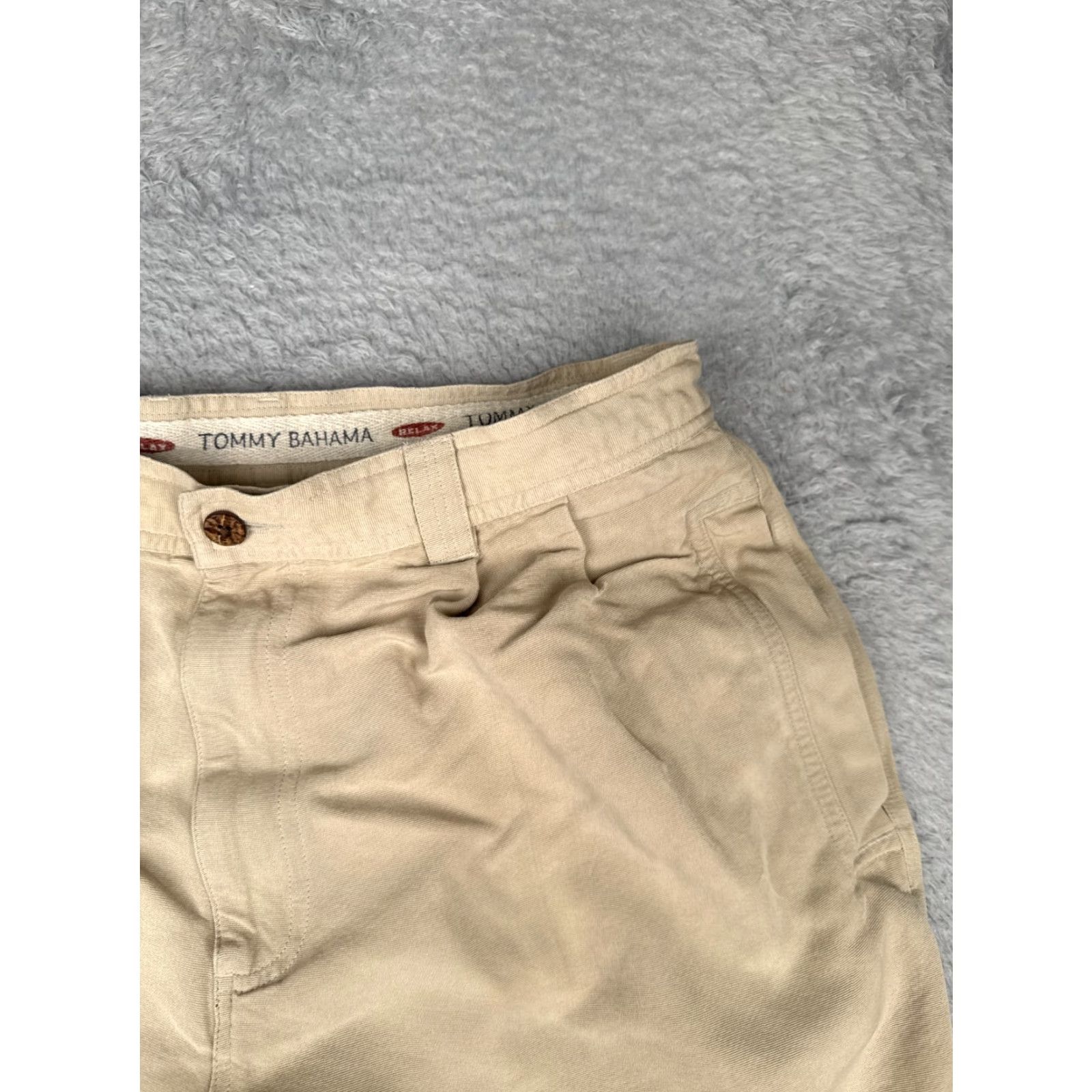 Tommy Bahama Tommy Bahama Shorts Adult 34 Beige 100% Silk Pleated Beach Vacation Resort 34x8 Size US 34 / EU 50 - 5 Thumbnail