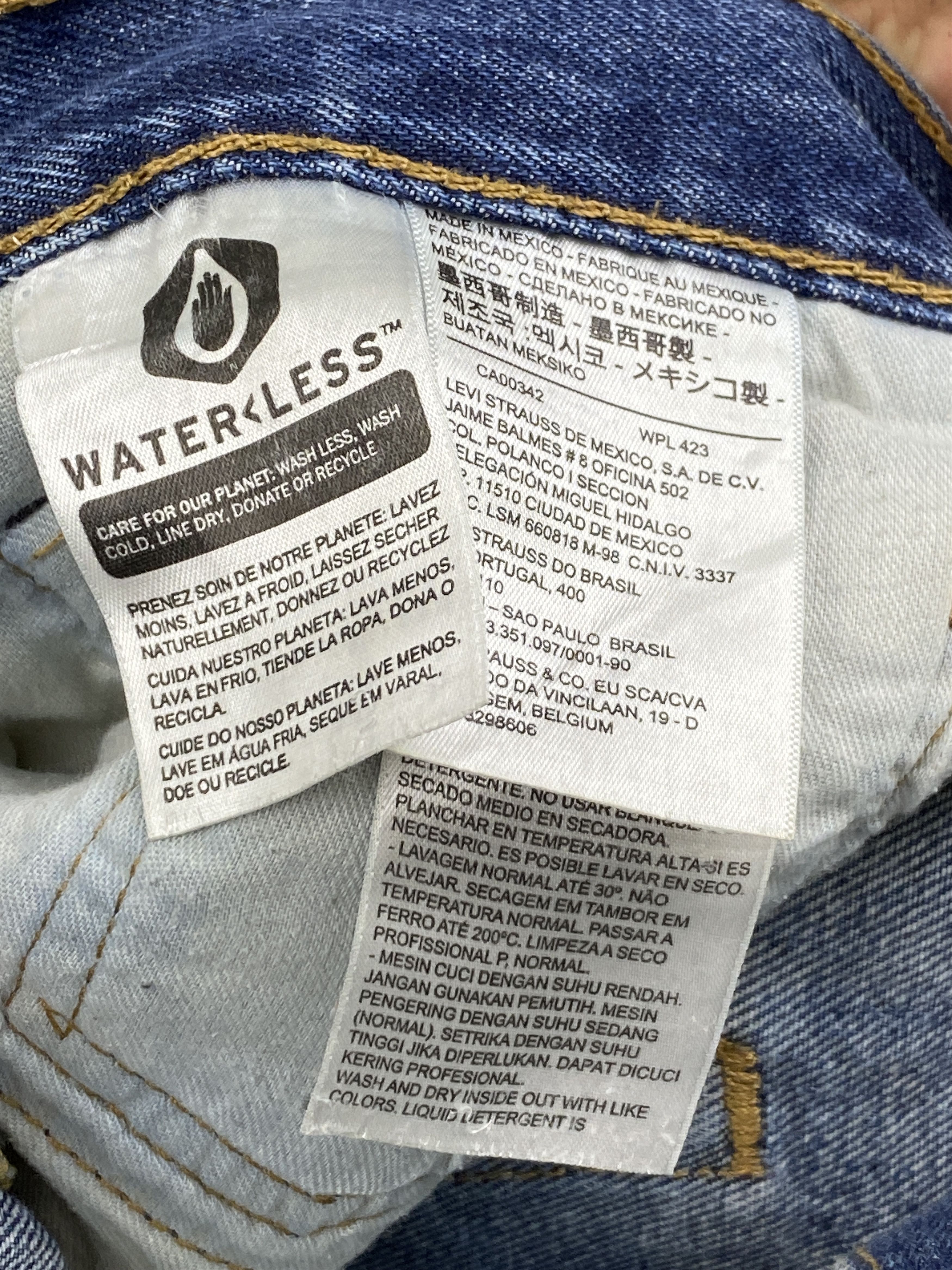 Levi's Vintage Levis 501 Faded Blue Jeans DP2810 Size US 35 - 8 Thumbnail