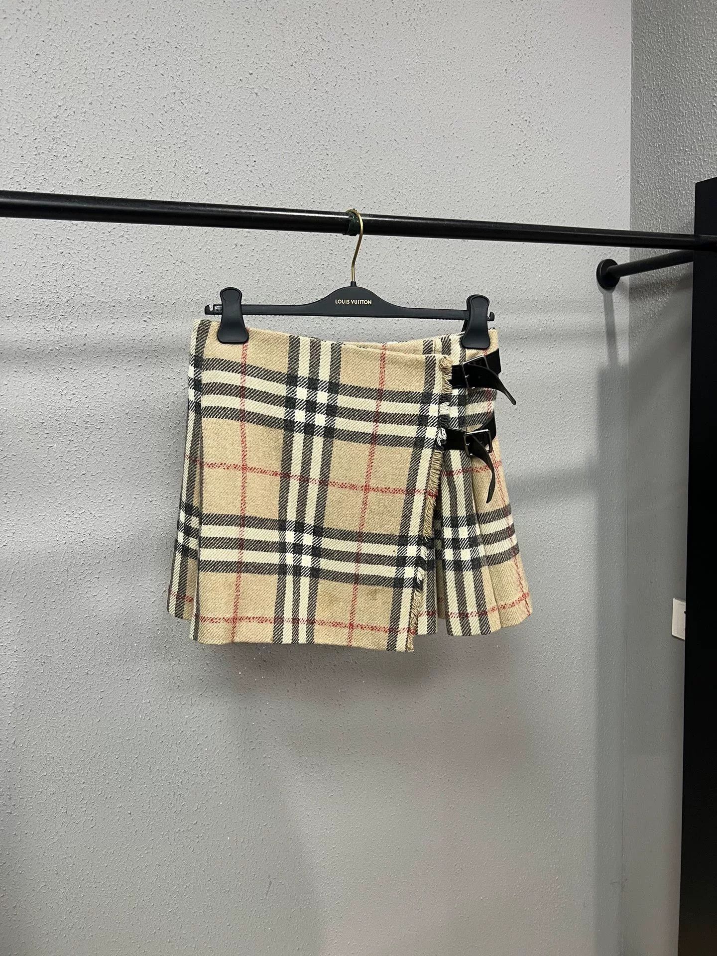 Burberry Burberry Beige Check Tie-Waist Wool Skirt Size US S / EU 44-46 / 1 - 1 Thumbnail