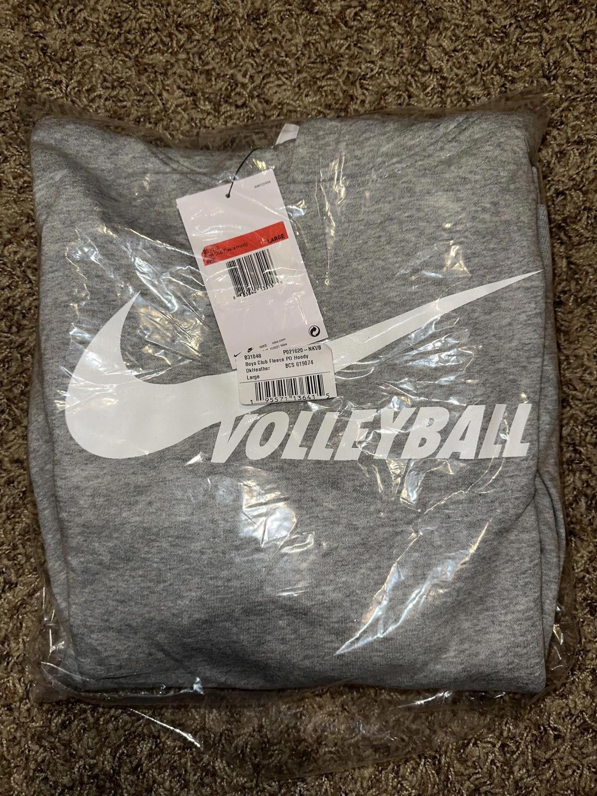 Nike Nike Big Kids (Boy’s) Club Fleece Vollyball Grey Hoodie Size US L / EU 52-54 / 3 - 10 Thumbnail