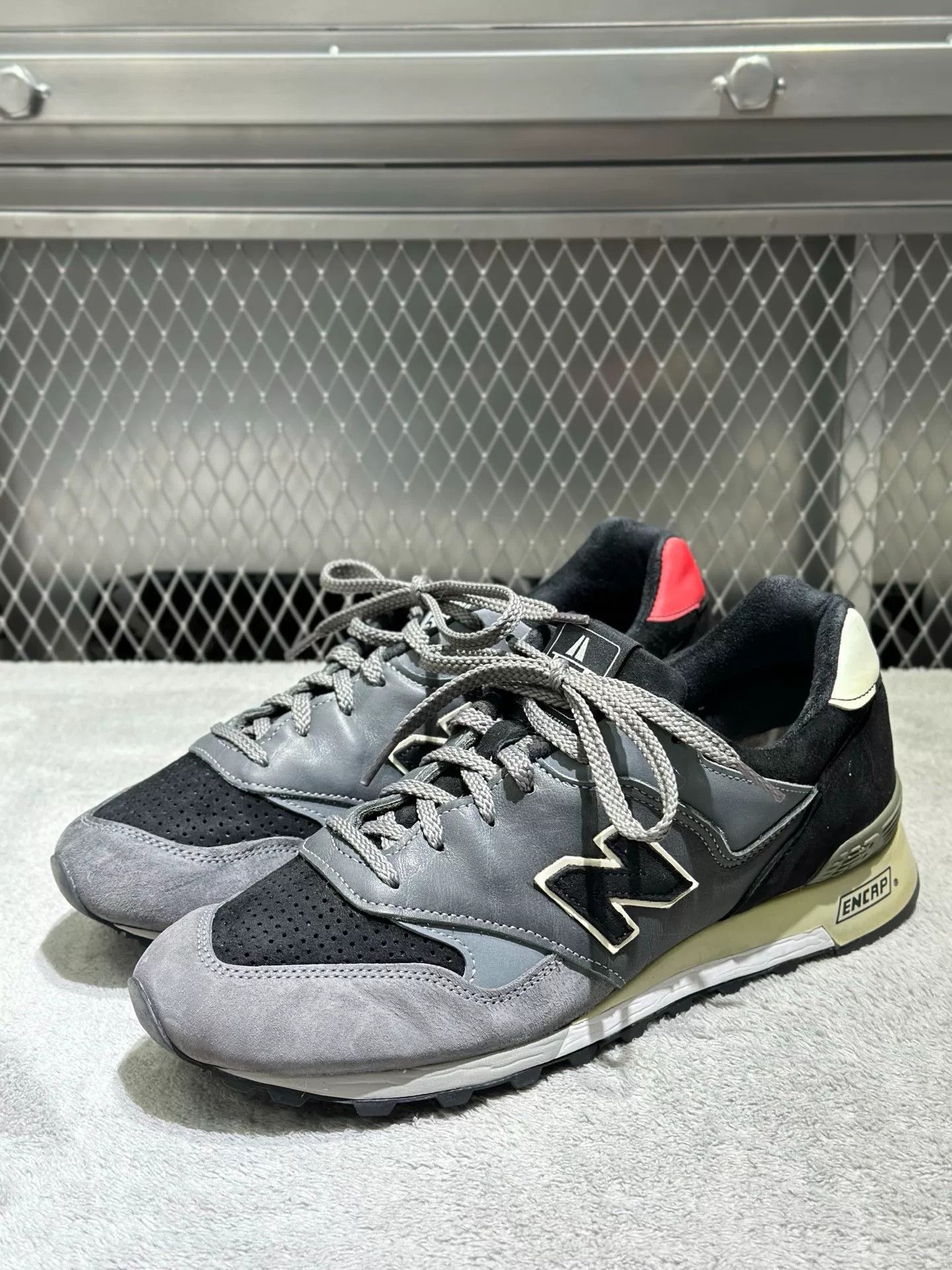 New Balance New Balance Black Lowtop Sneakers 44 Men Size US 10.5 / EU 43-44 - 1 Thumbnail