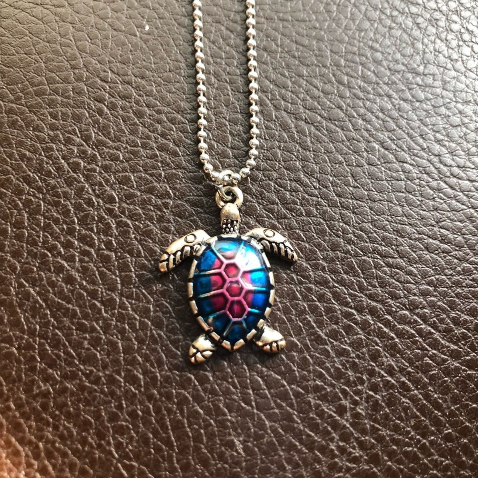 Jewelry Colorful enamel turtle pendant on chain necklace Size ONE SIZE - 6 Thumbnail
