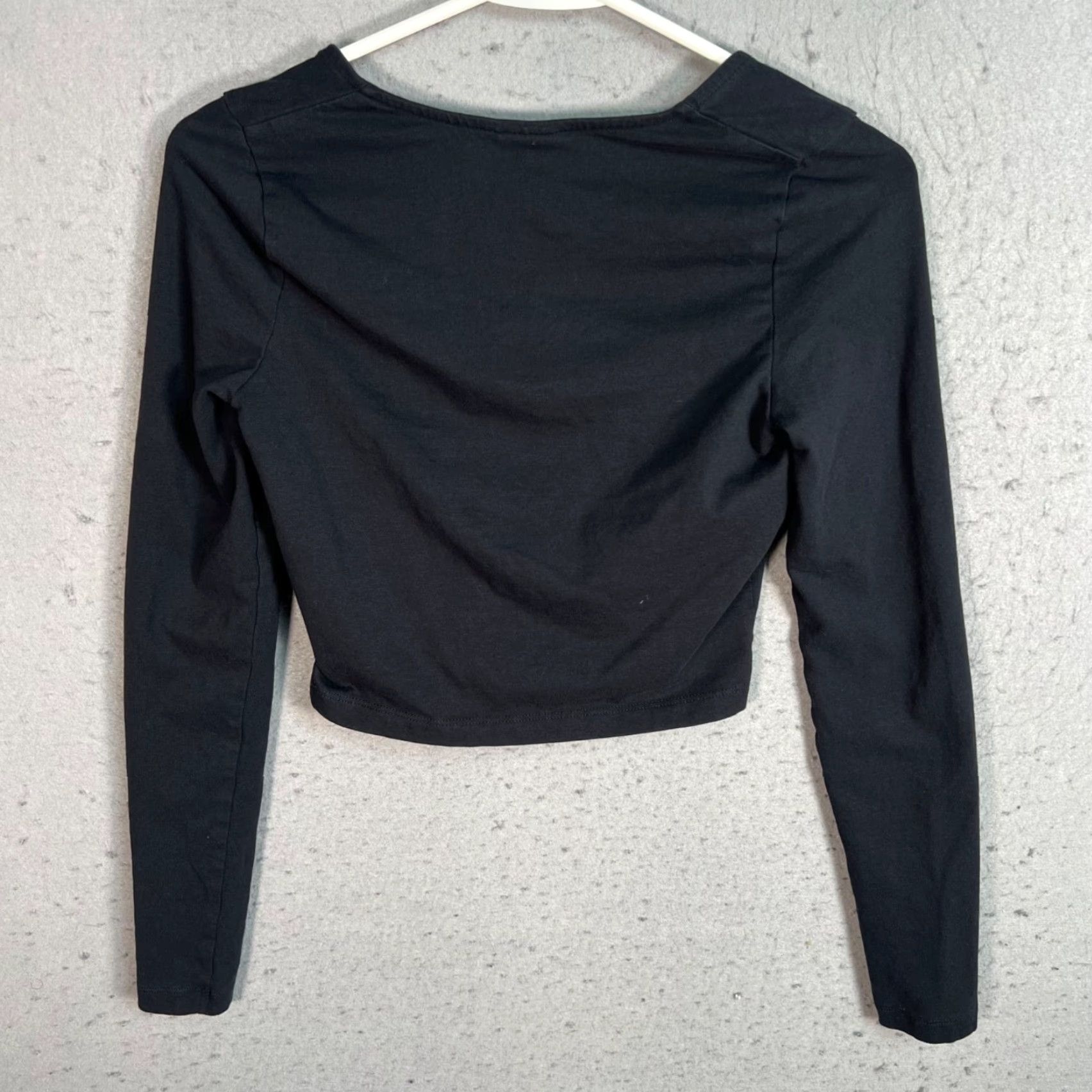 Vintage VINTAGE ASOS Design Womens Black Long-Sleeve Cropped Top Shirt Adult Womens 6 Black Cropped 90s Designer Cotton Elastane Womens Size M / US 6-8 / IT 42-44 - 2 Thumbnail