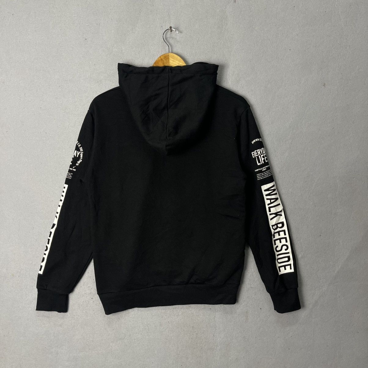 In The Attic In the Attic Graphic Pullover Hoodie “Walk Beeside’’ Size US L / EU 52-54 / 3 - 8 Thumbnail