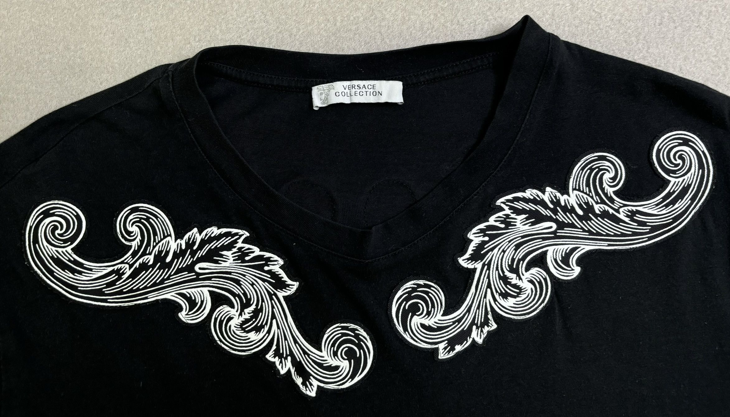 Versace Ganni Versace Black T-shirt Size L Size US L / EU 52-54 / 3 - 14 Thumbnail