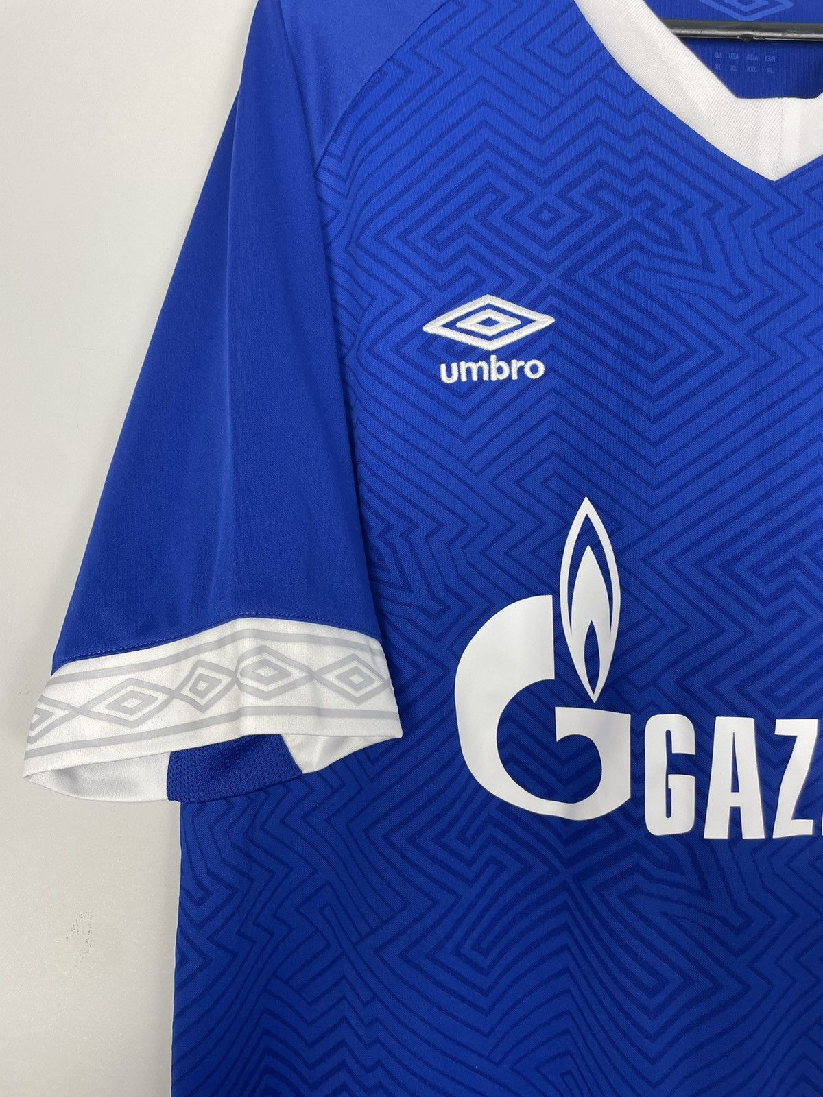 Umbro FC Schalke 04 umbro 2018/2019 jersey Size US XL / EU 56 / 4 - 3 Thumbnail