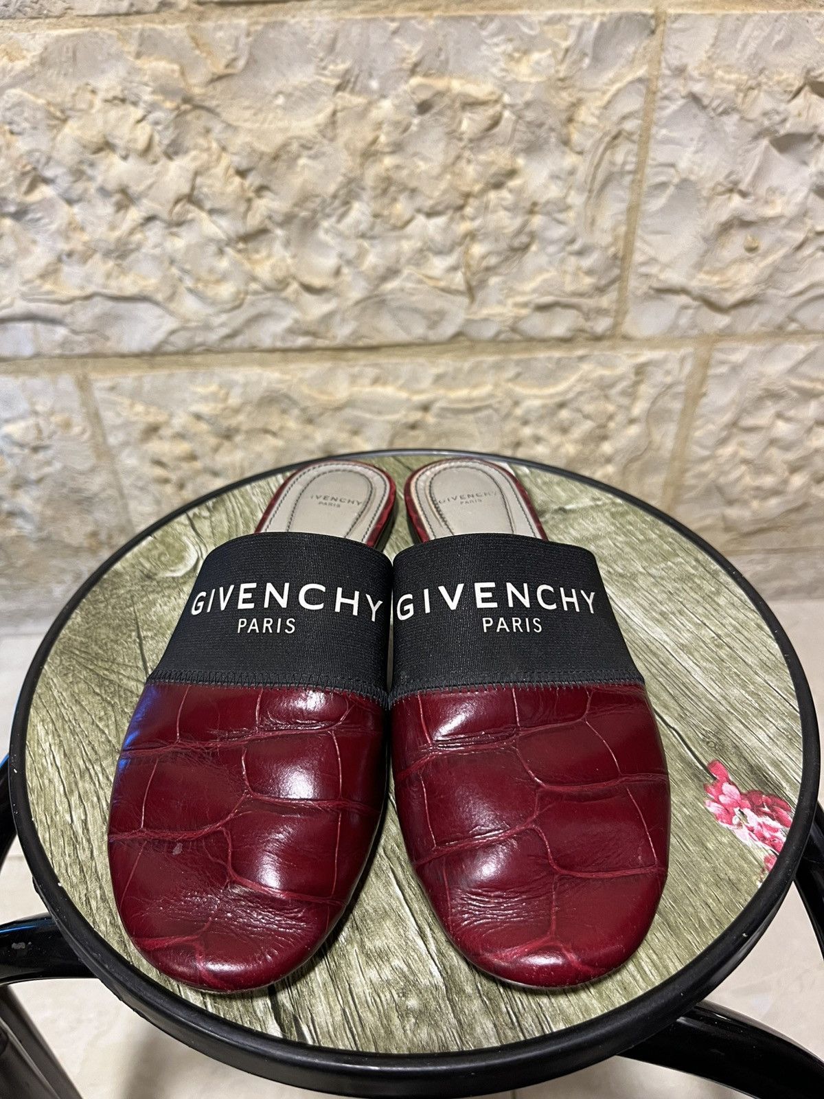 Givenchy Givenchy Bedford Flat Mules in Crocodile-Effect Leather Size US 7 / IT 37 - 1 Thumbnail