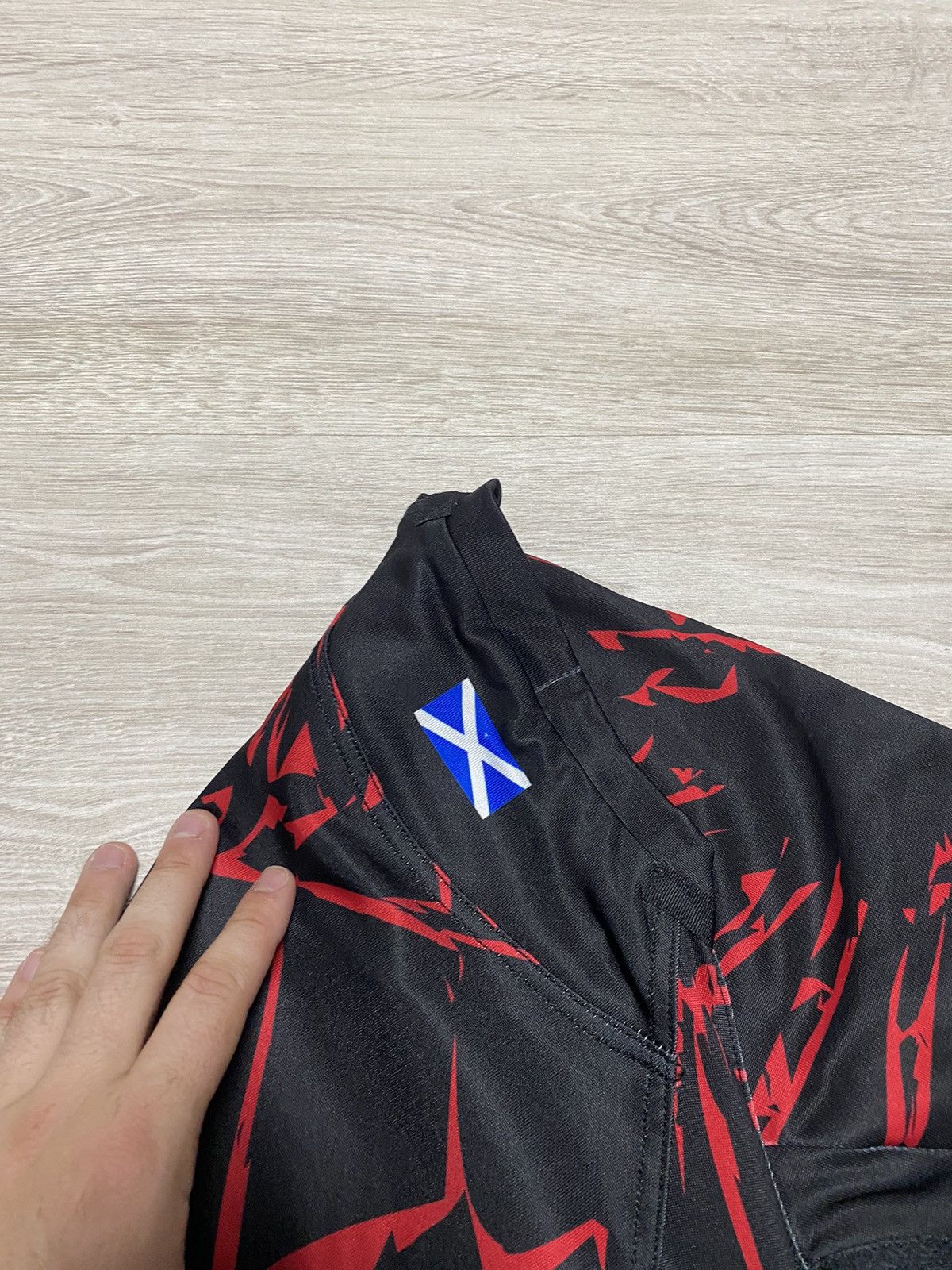 Macron Jersey Edinburgh Macron Rugby size L-XL Size US L / EU 52-54 / 3 - 6 Thumbnail