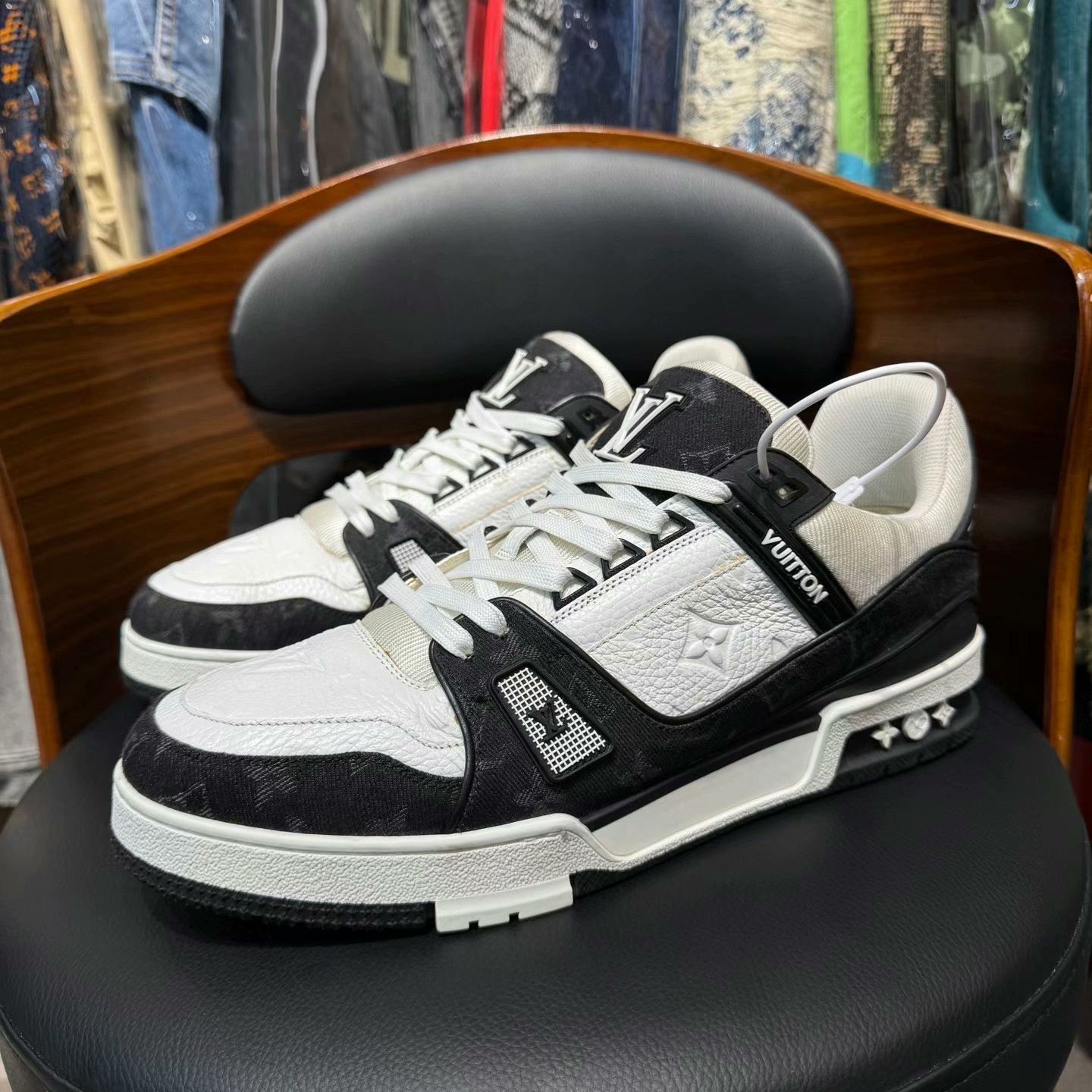 Louis Vuitton lv trainer black and white sneakers Size US 9.5 / EU 42-43 - 1 Thumbnail