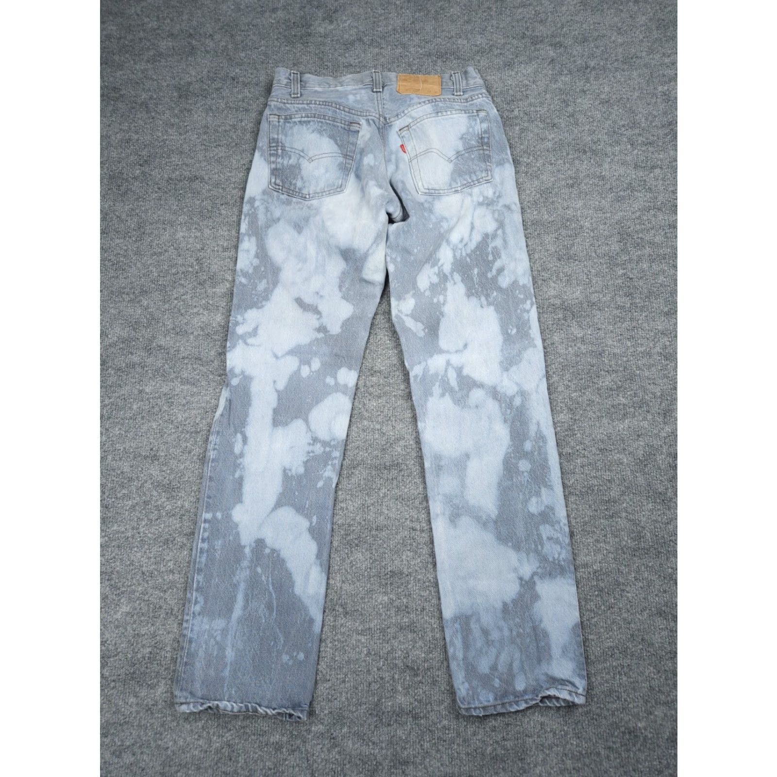 Levi's VINTAGE Levi's 501-0658 Jeans Adult 25 x 29 Gray Acid Bleached Made USA 80's Jeans Mens Size US 26 / EU 42 - 3 Thumbnail