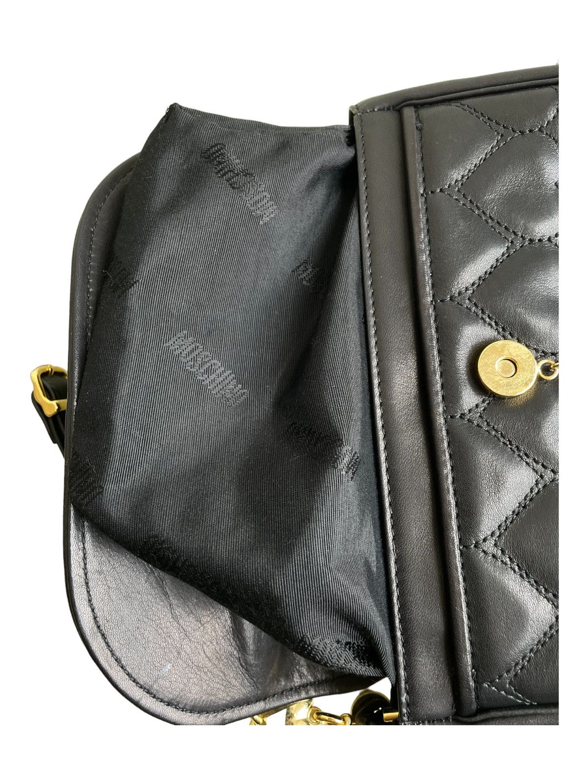 Genuine Leather × Moschino Vintage Moschino Leather Quilted Heart Pattern Shoulder Bag Size ONE SIZE - 9 Thumbnail