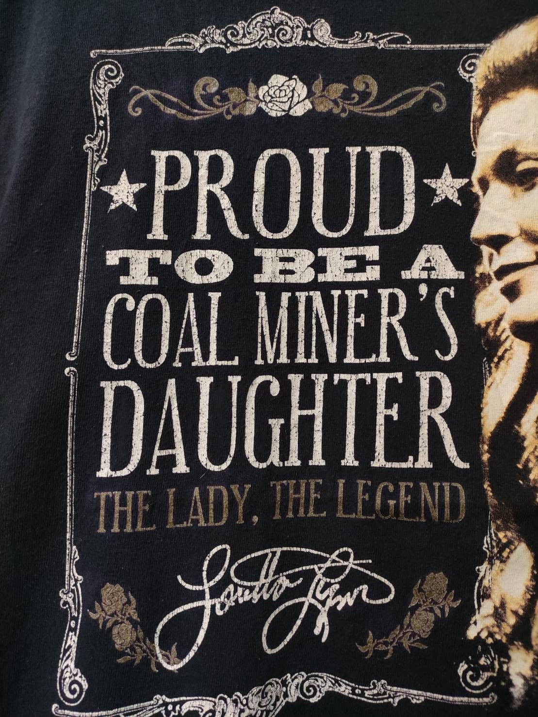 Band Tees Vtg 00's Loretta Lynn "Proud Coal Miner’s Daughter" T-Shirt Size US XL / EU 56 / 4 - 3 Thumbnail