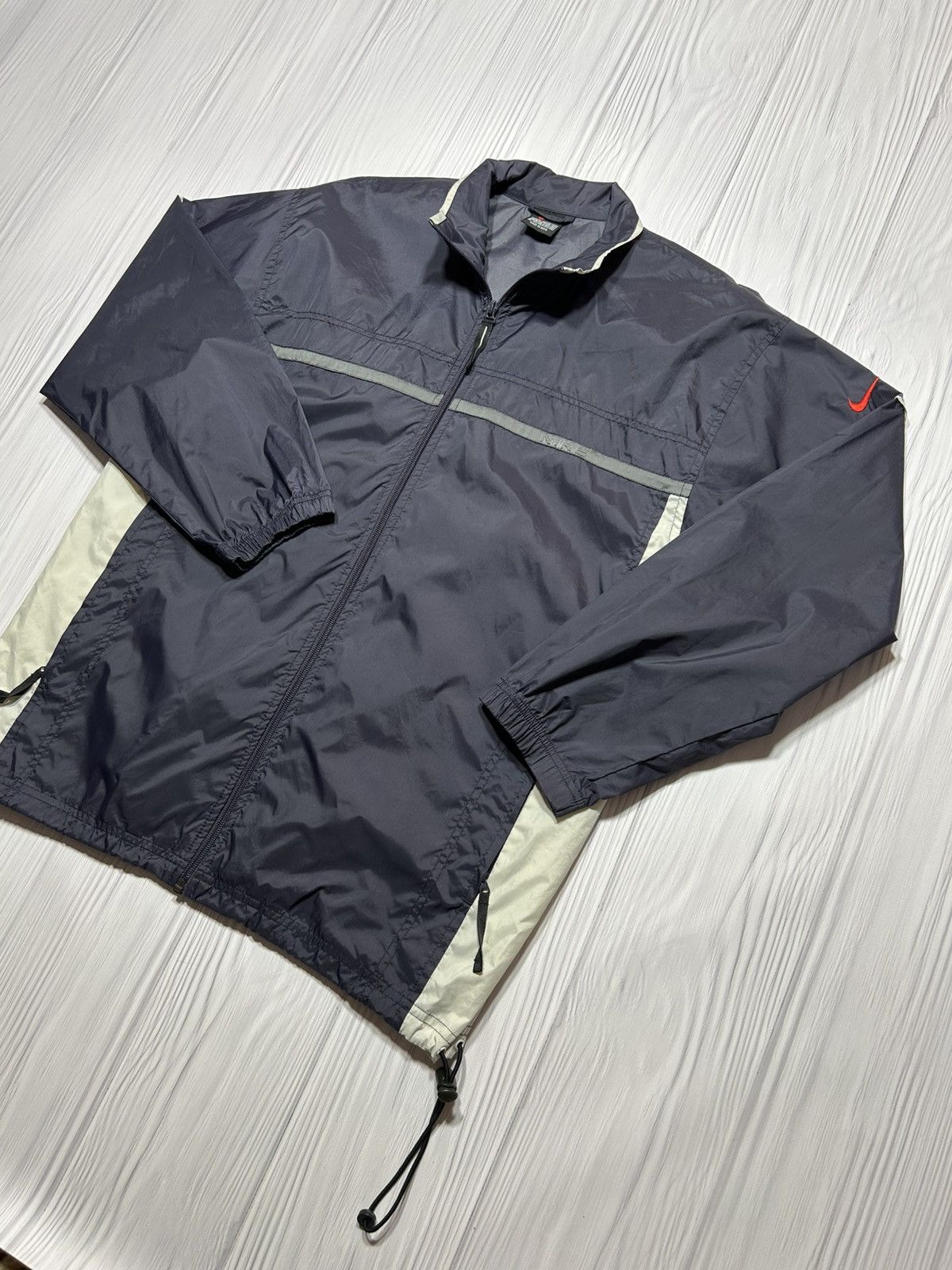 Nike × Vintage Vintage 90s Nike Light Jacket Size S Polyester/Nylon Size US S / EU 44-46 / 1 - 2 Thumbnail