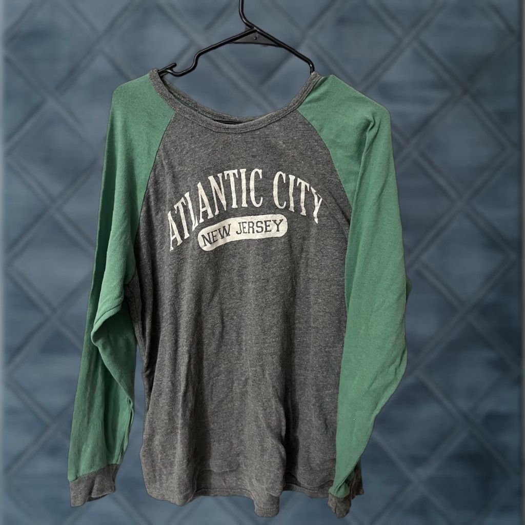 Vintage MV Sports Atlantic City Two Tone Gray & Green Destination Tee Size XL Mens Size XL / US 12-14 / IT 48-50 - 1 Thumbnail