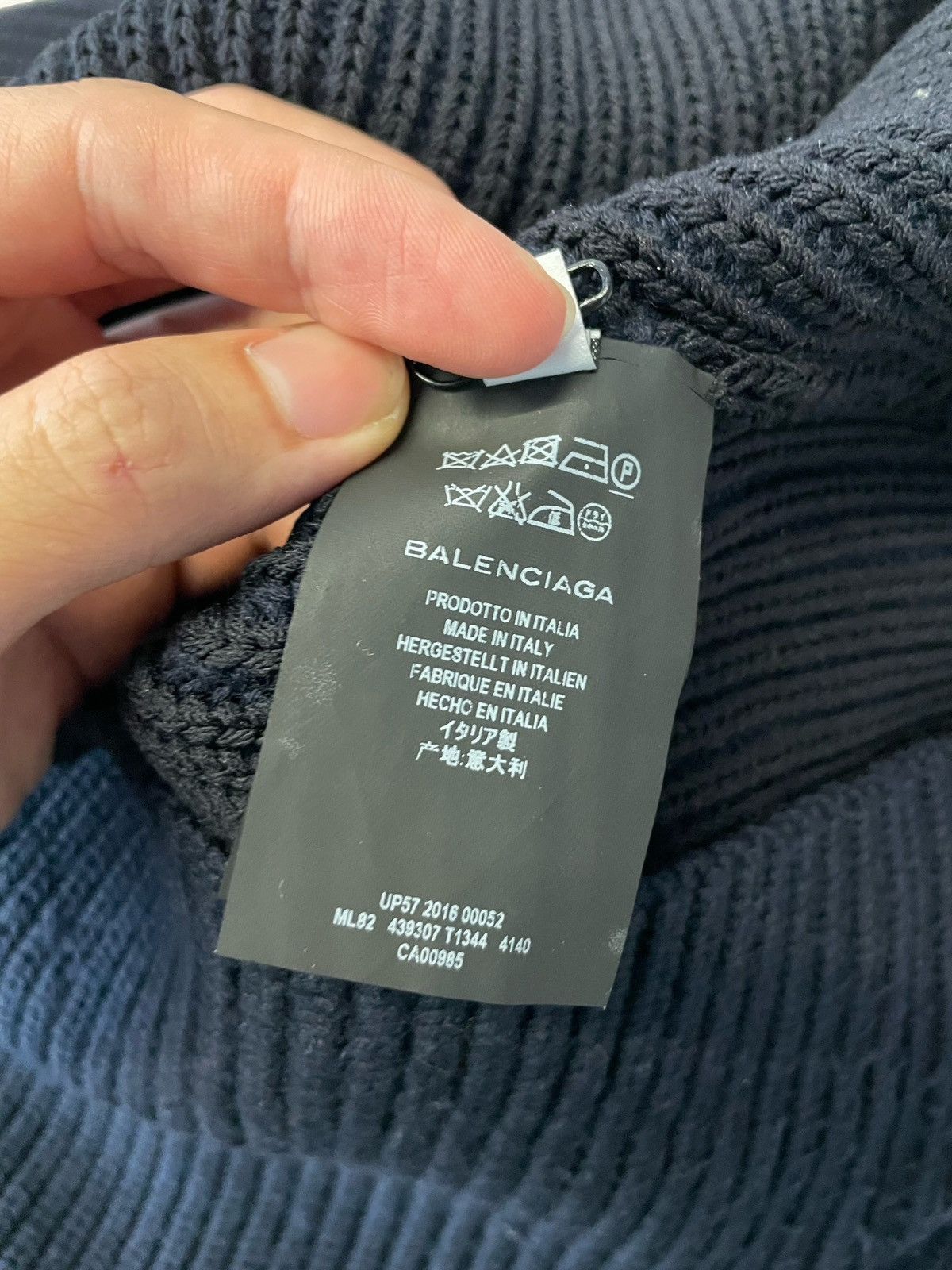 Balenciaga Balenciaga AW18 Button-Detail Sweater Size US M / EU 48-50 / 2 - 12 Thumbnail