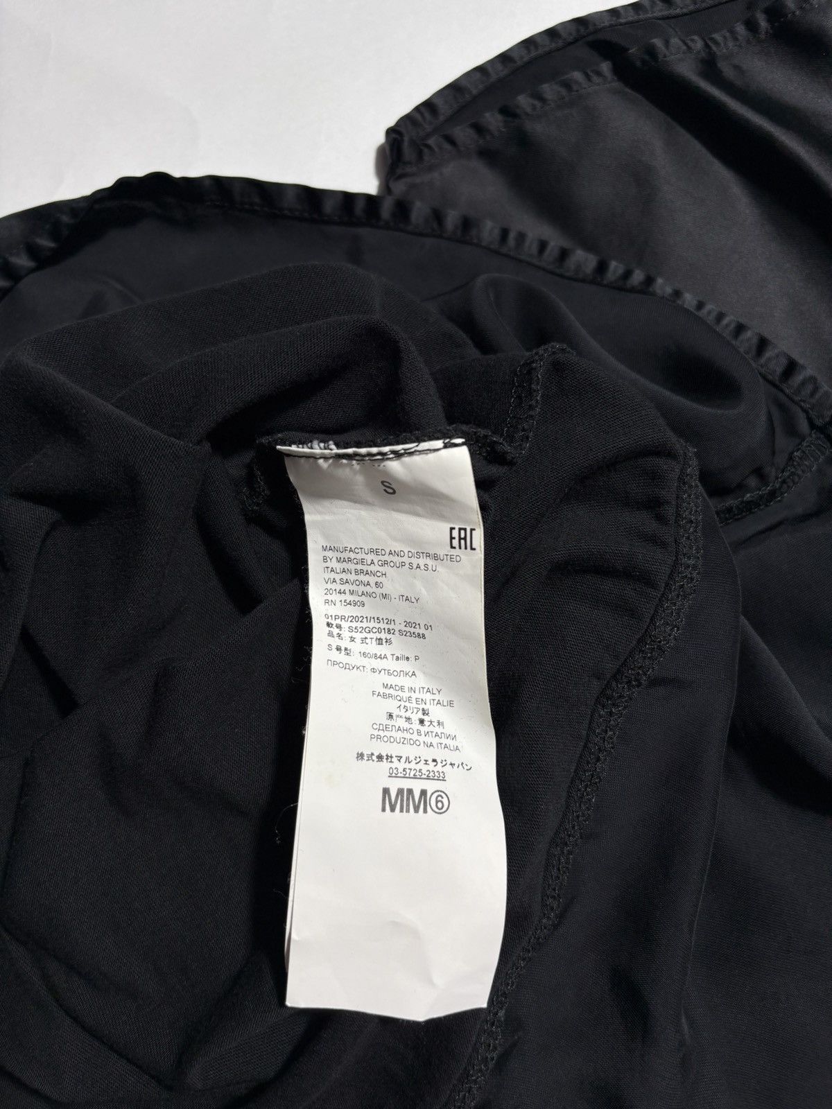 Maison Margiela MAISON MARGIELA BLACK SATIN SPLICED TSHIRT Size S / US 4 / IT 40 - 6 Thumbnail