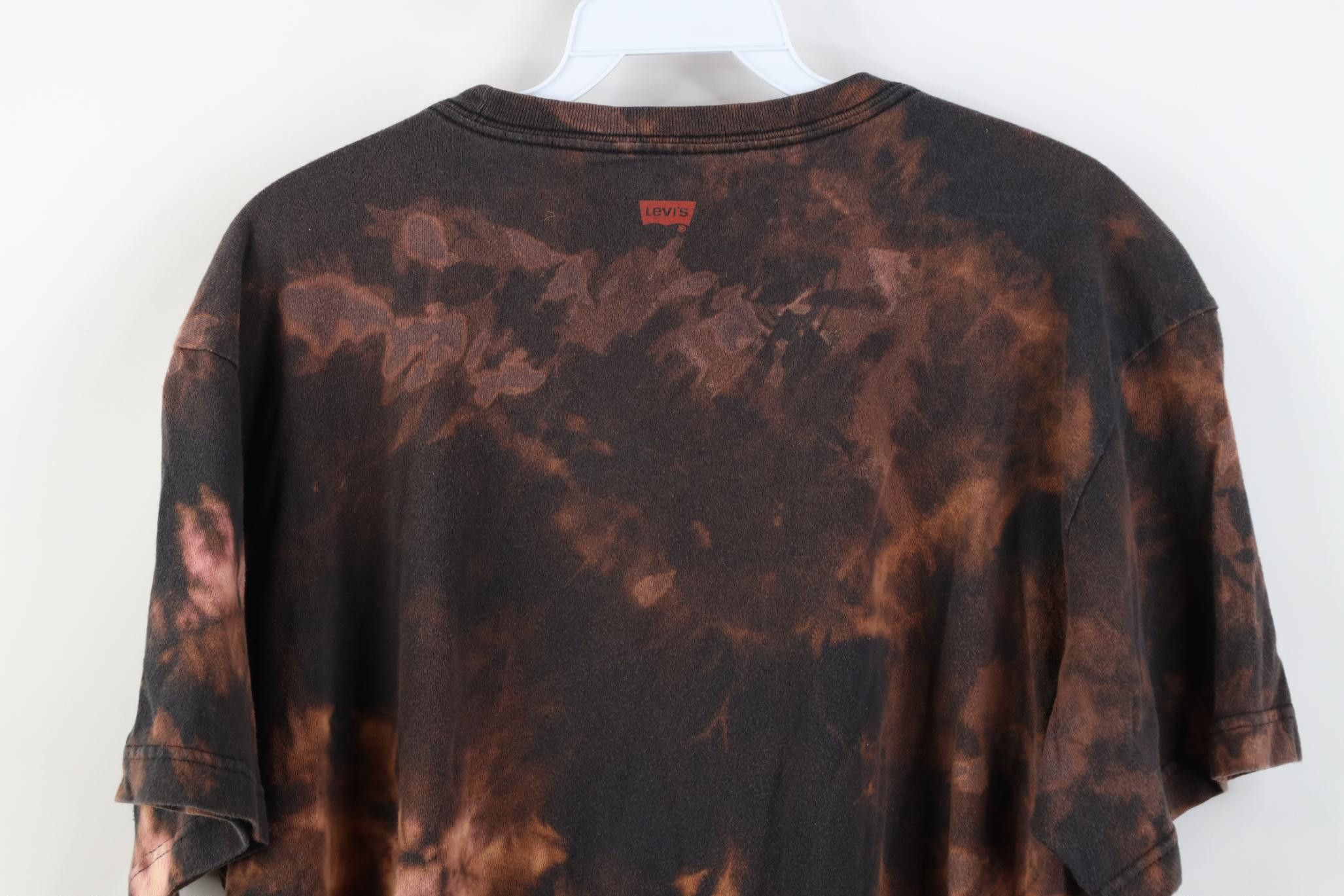 Levi's Vintage Y2K Levi's Center Logo Acid Wash T-Shirt Trippy Size US XL / EU 56 / 4 - 9 Thumbnail