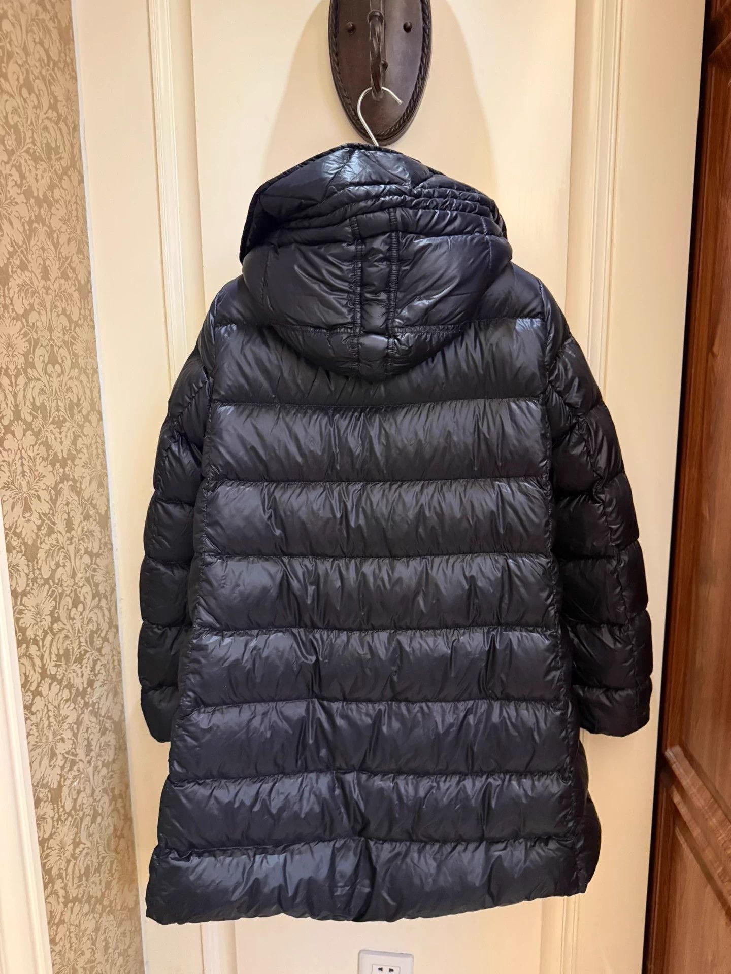 Moncler Moncler Suyen Down Jacket Women's Size 3 9/10 Size L / US 10 / IT 46 - 2 Thumbnail