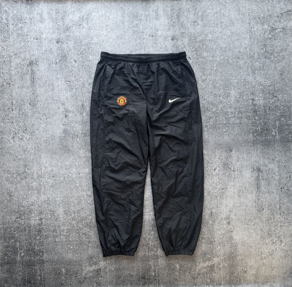 Nike Vintage Y2k Nike Manchester United Nylon Track Pants Drill Size US 36 / EU 52 - 1 Thumbnail