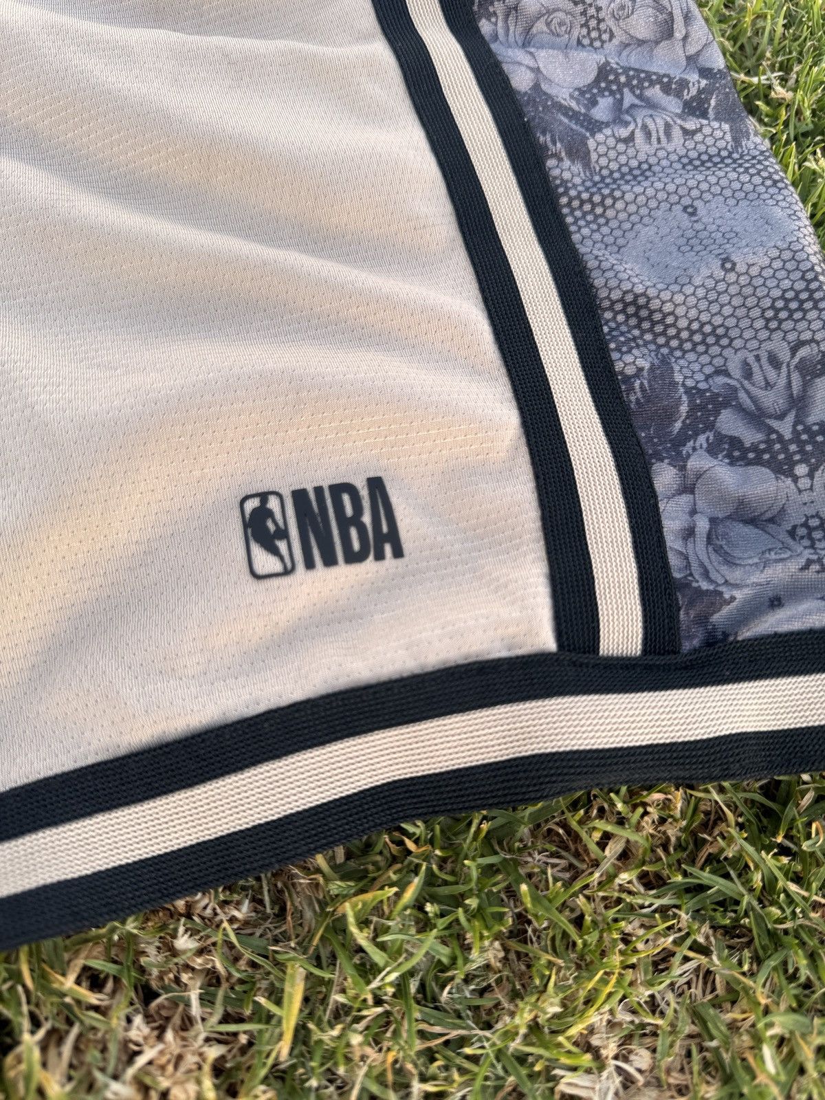 NBA NBA Tan and Gray Athletic Shorts Size US 32 / EU 48 - 2 Thumbnail