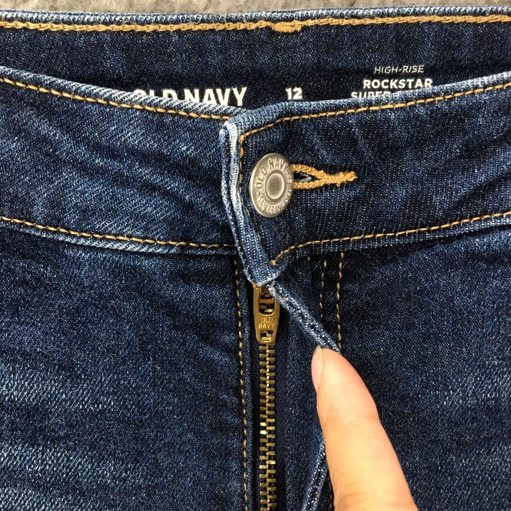 Old Navy Old Navy Jeans Womens 12 Blue Denim High Rise Rockstar Super Skinny Jeans Mens? Size 34" / US 12 / IT 48 - 4 Thumbnail