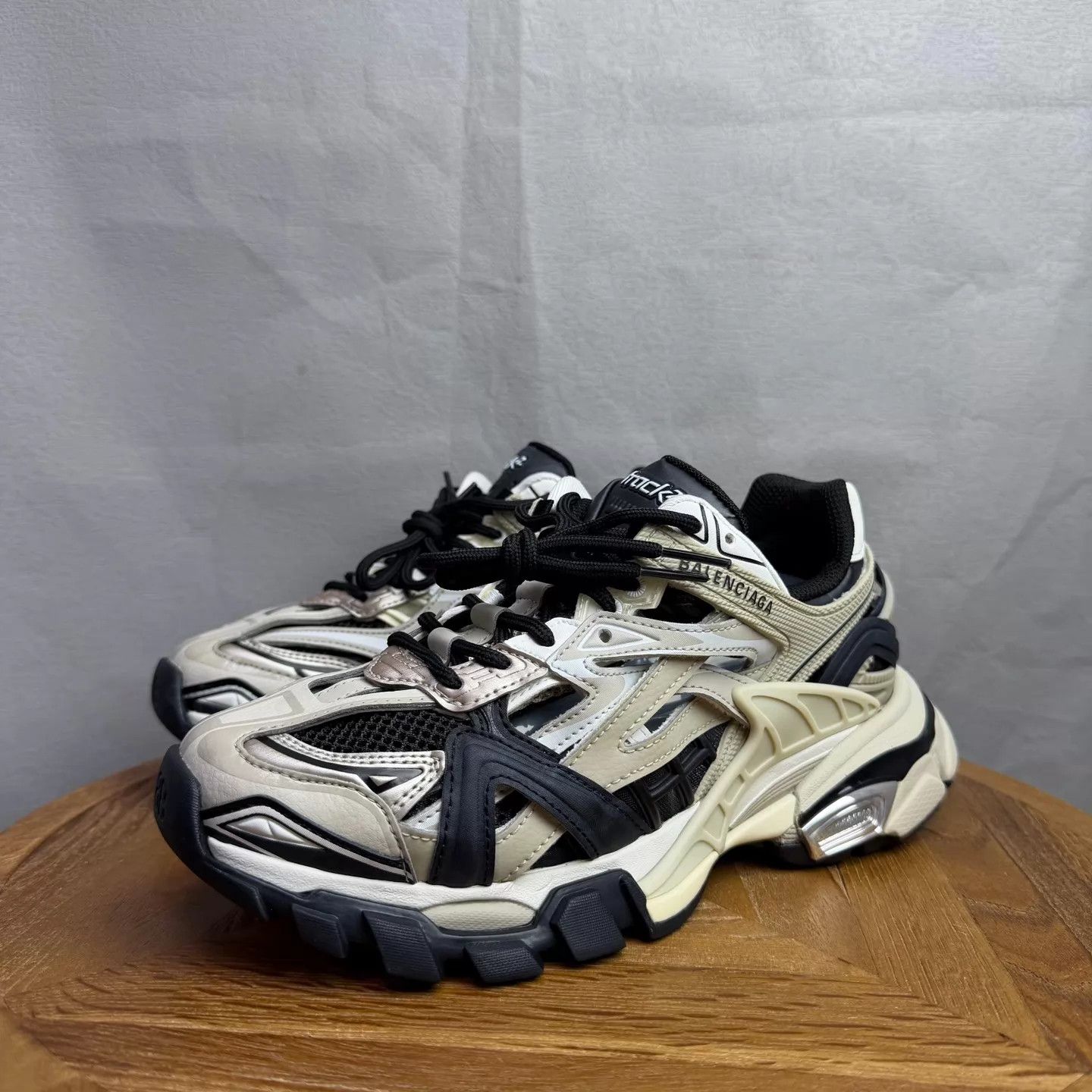 Balenciaga Balenciaga Track 2.0 Black Brown 37 98 New Size US 7 / IT 37 - 1 Thumbnail