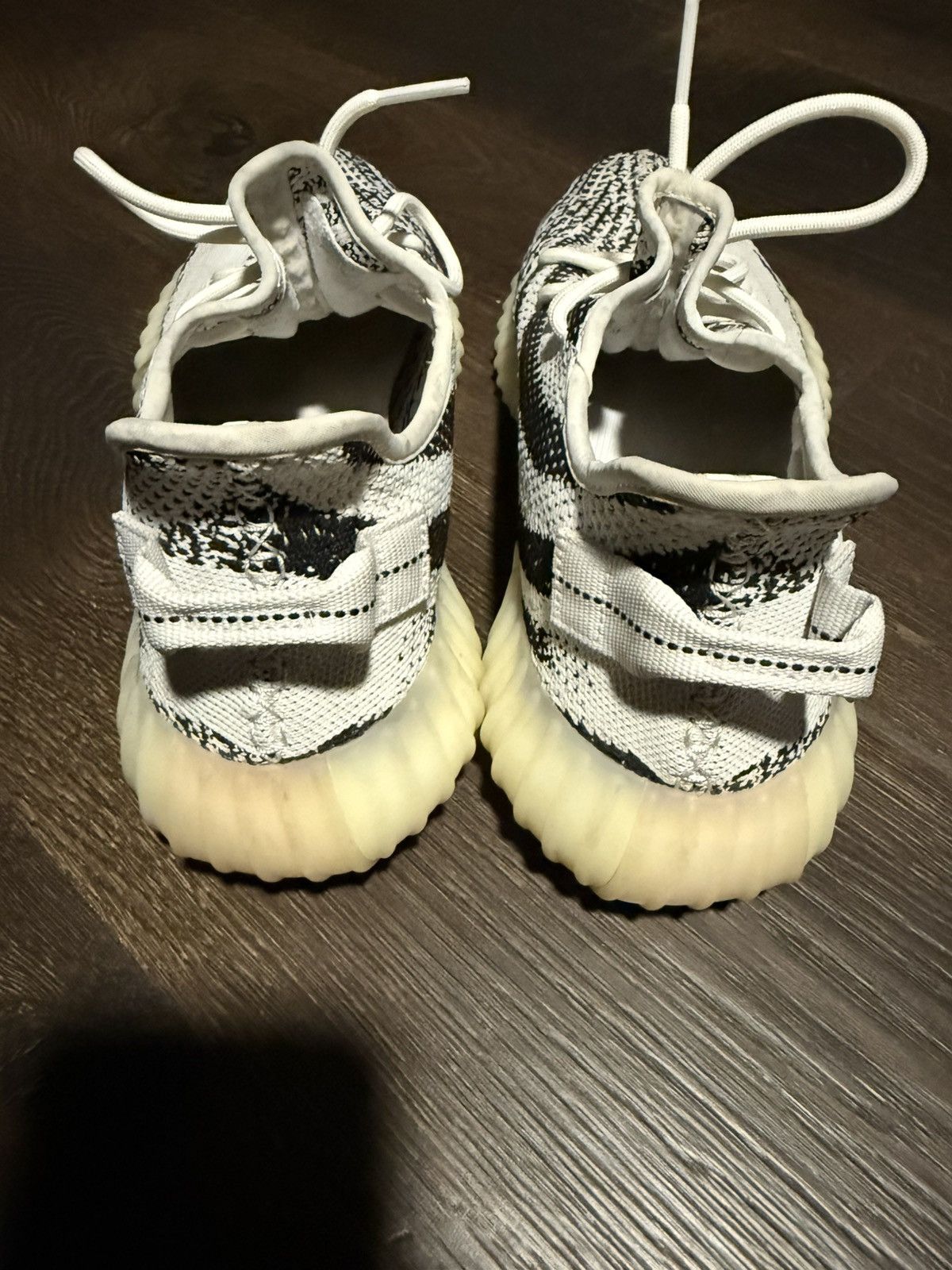 Yeezy Yeezy 350 V2 Zebra Size US 10 / EU 43 - 4 Thumbnail