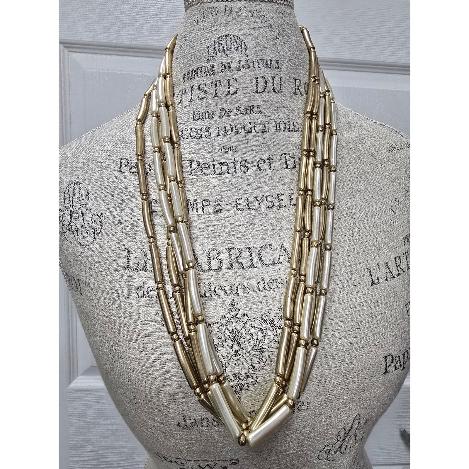 Other Vintage 5 strand Pearl & Goldtone Necklace & Earring Set Size ONE SIZE - 4 Thumbnail