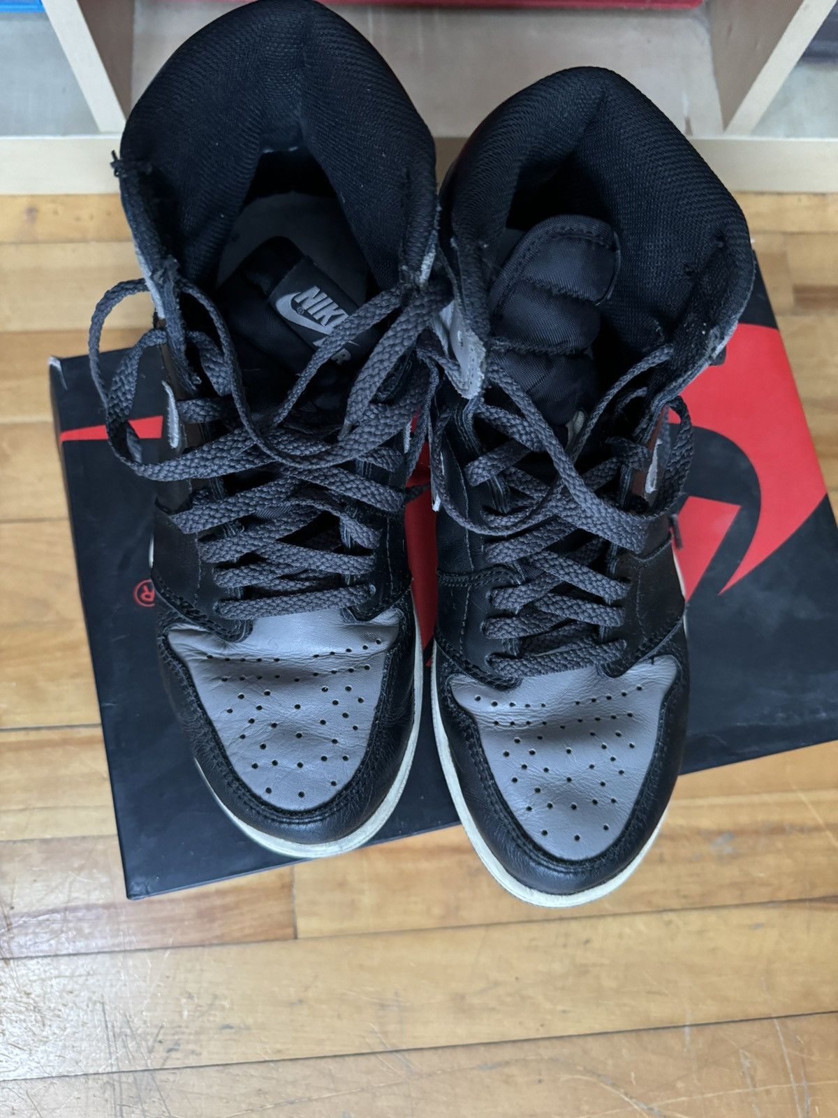 Jordan Brand Air Jordan 1 High OG "Shadow" 2018 Size US 8 / EU 41 - 9 Thumbnail