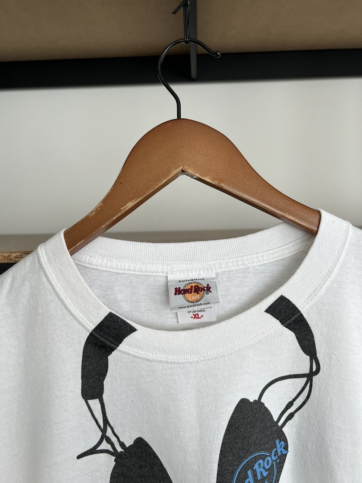 Hard Rock Cafe Vintage 2000s Hard Rock Cafe Headphones Miami Rocks T-shirt Size US XL / EU 56 / 4 - 6 Thumbnail