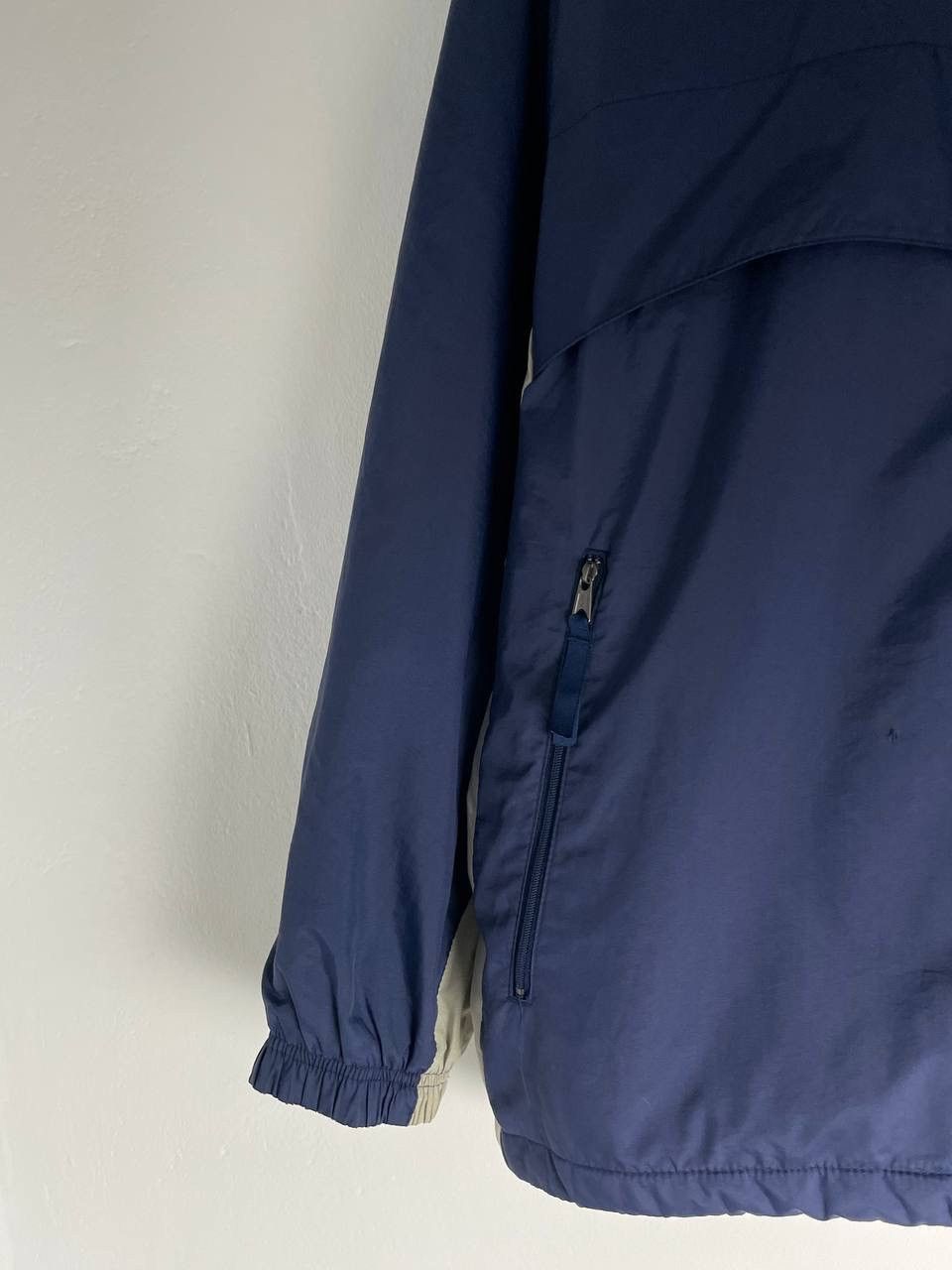 Nike × Vintage Nike Vintage 90’s Neylon Jacket Center Logo Oversized Y2K Size US L / EU 52-54 / 3 - 3 Thumbnail