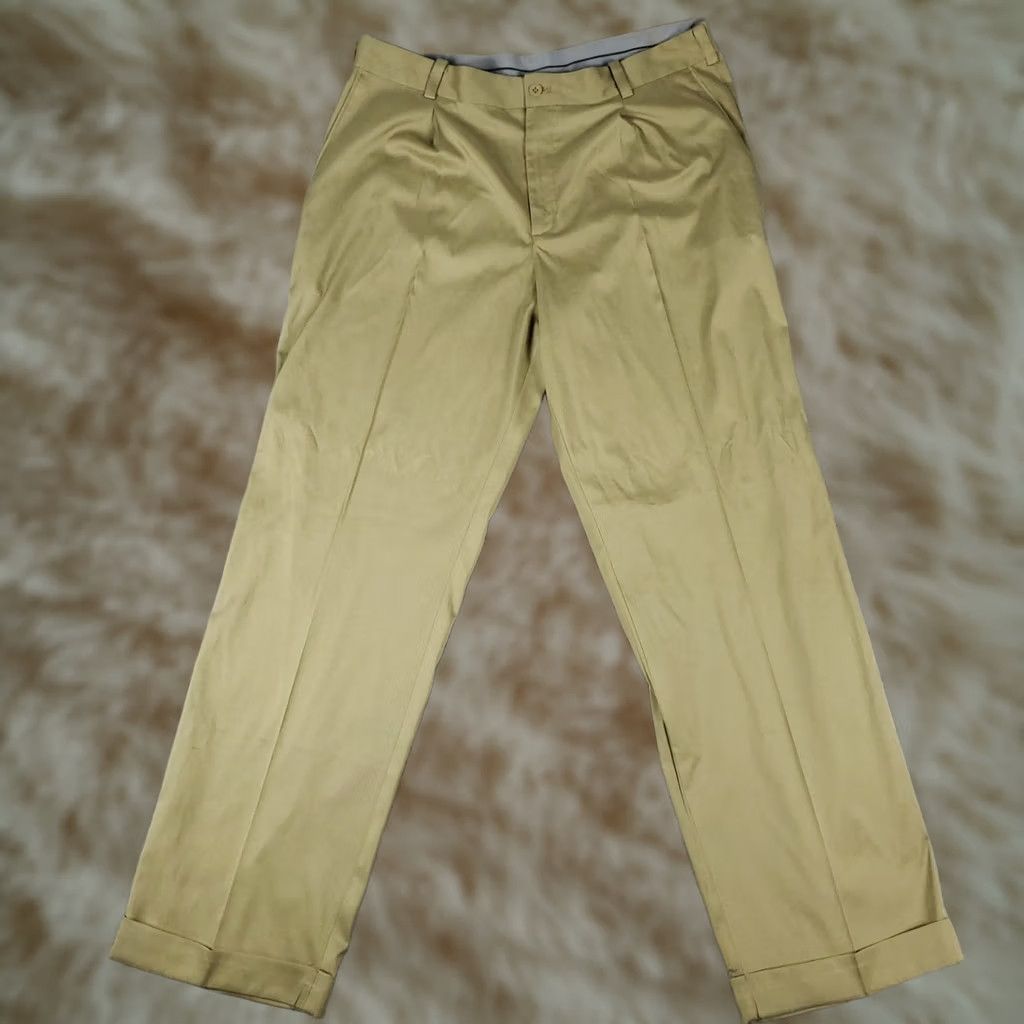 Nike Nike Pants Mens Regular Chino Trousers 35x32 Beige Dri Fit Pleated Front Pocket Logos Vintage No 90s Preppy Outdoor American Classic Sports Size US 35 - 1 Thumbnail
