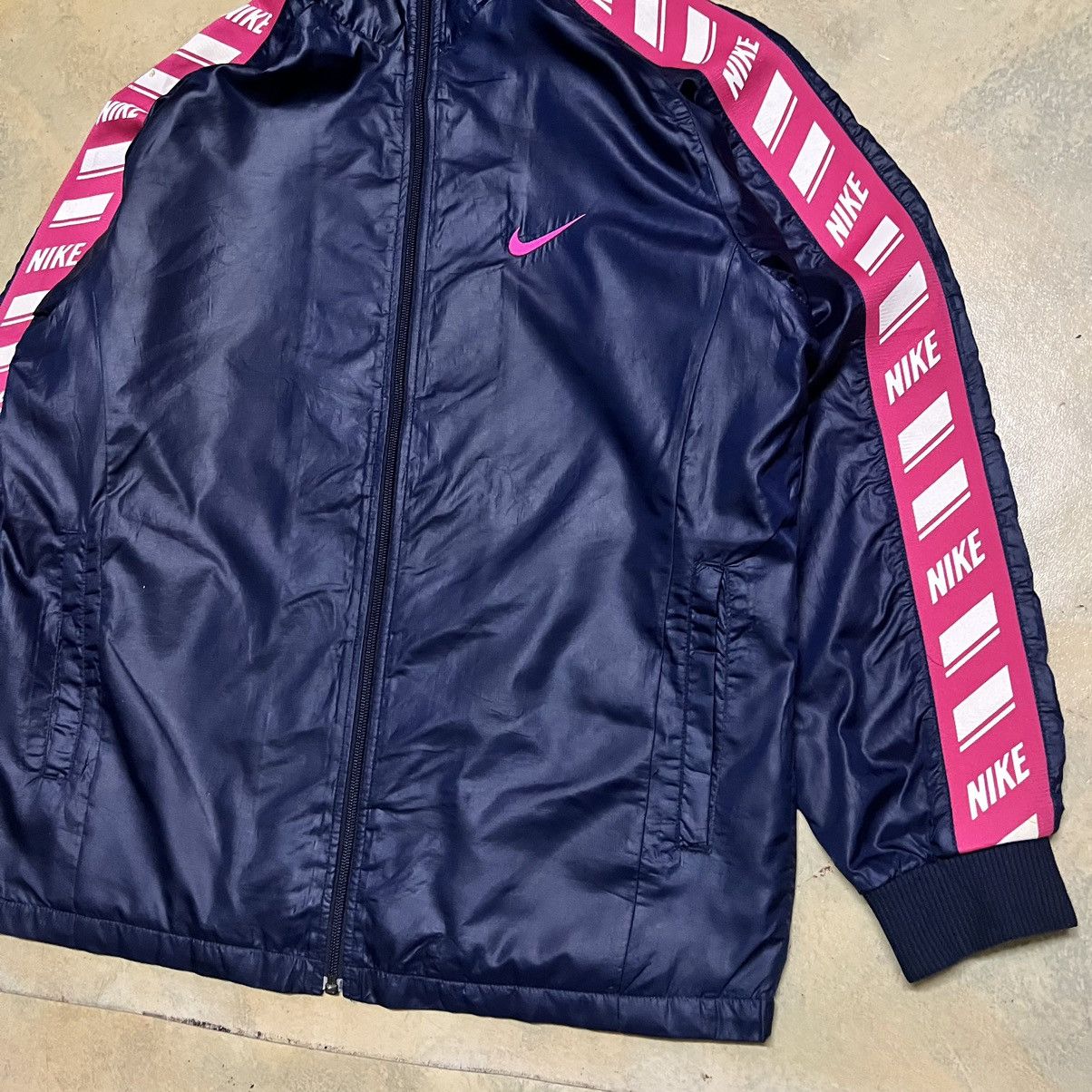 Nike Nike Light Jacket Windbreaker Side Tape Logo Size US S / EU 44-46 / 1 - 2 Thumbnail
