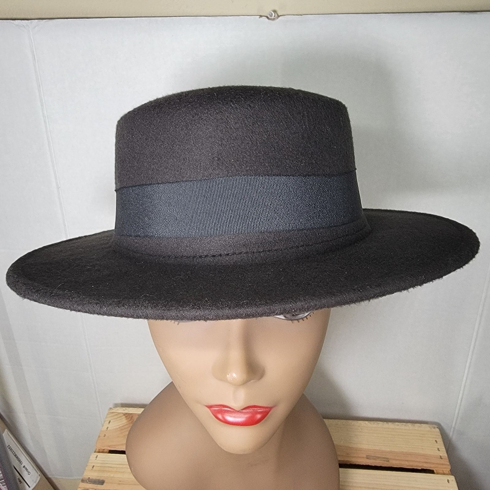 Other Unbranded Women's Black Rim Hat - 8" Size ONE SIZE - 1 Thumbnail