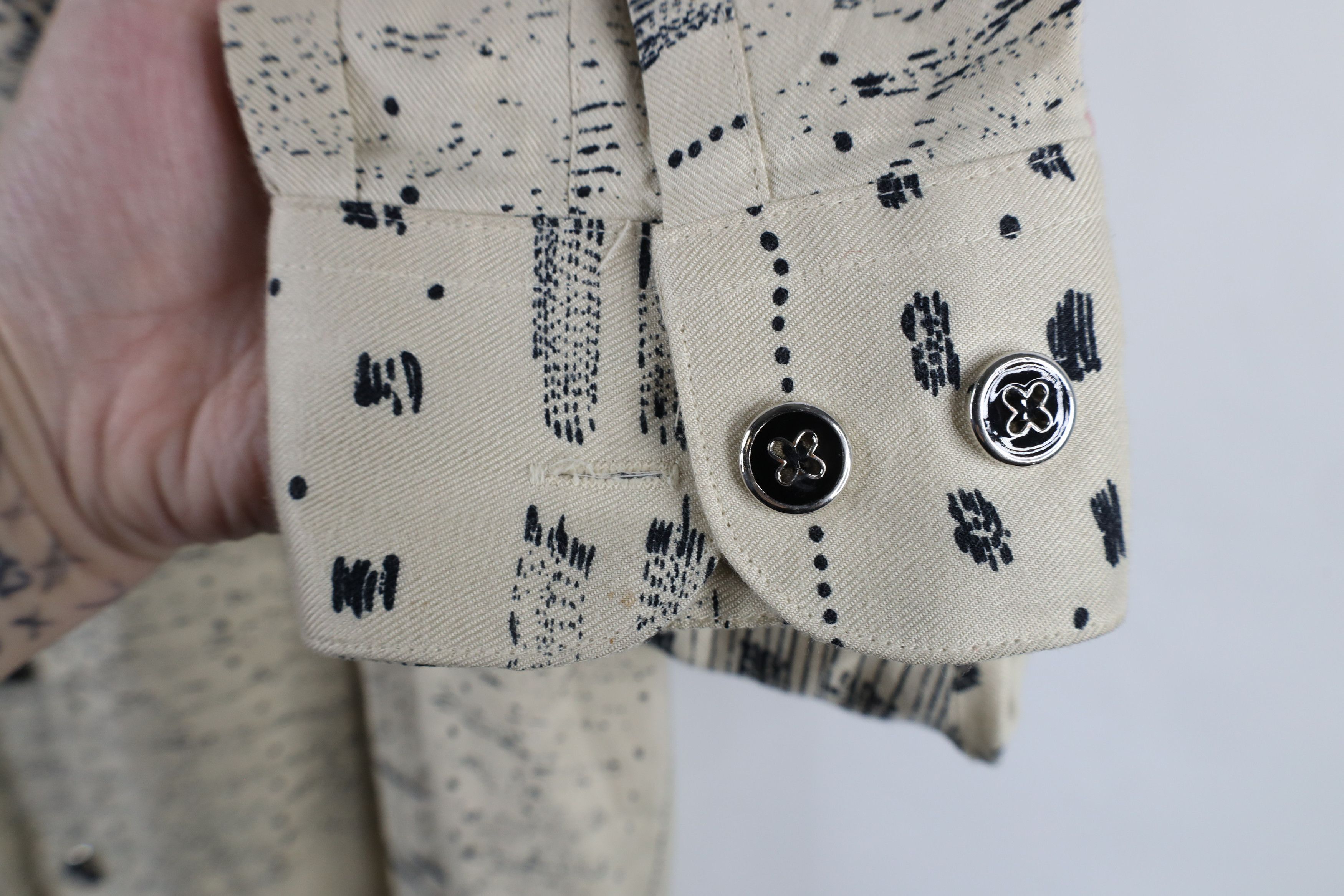 Vintage Vintage 90s Streetwear Baggy Fit Collared Button Shirt Size US XL / EU 56 / 4 - 6 Thumbnail