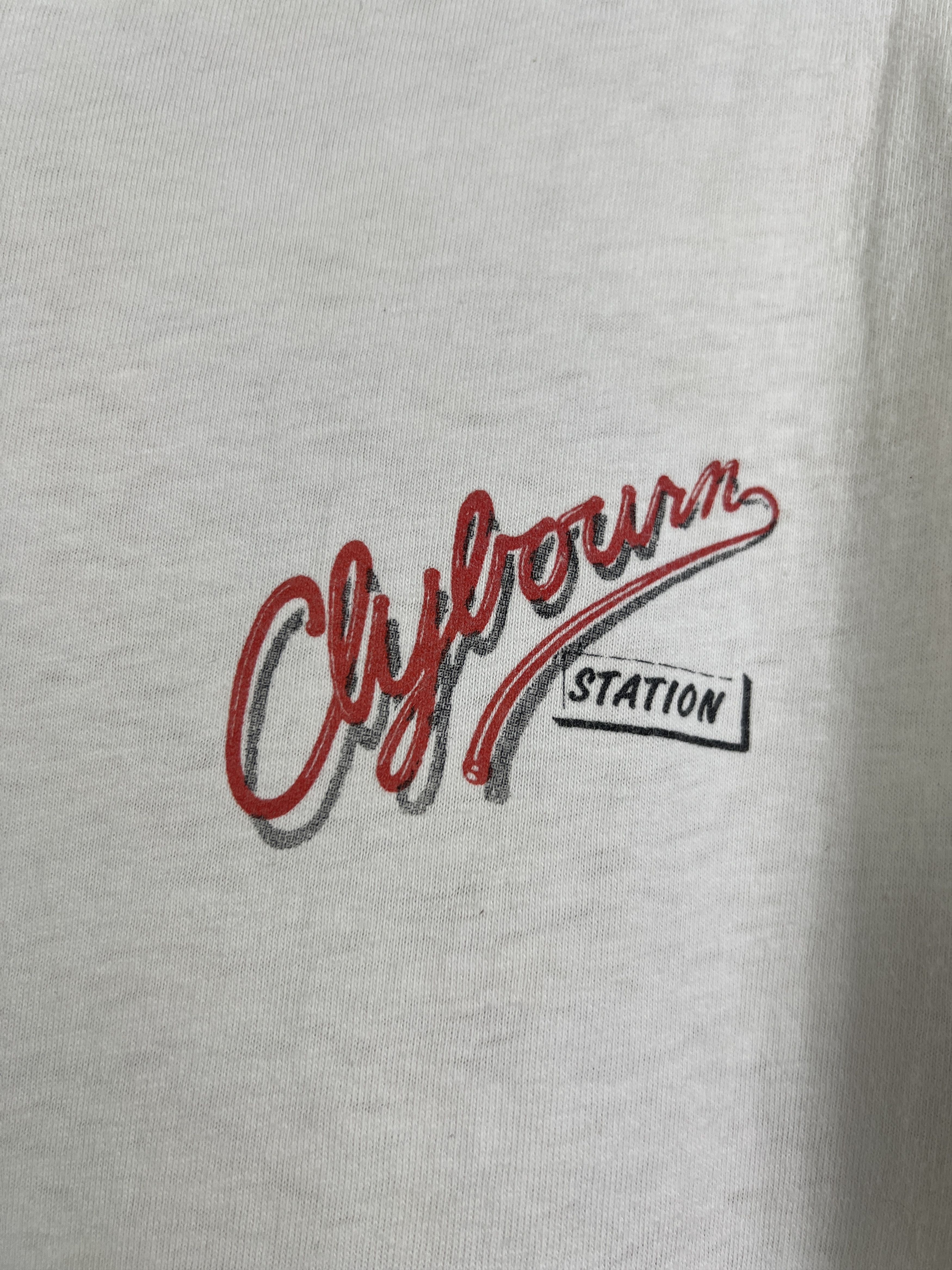 Vintage No.4723 Vintage 90s Graphic Tee Clybourn Train Station Size US XL / EU 56 / 4 - 8 Thumbnail