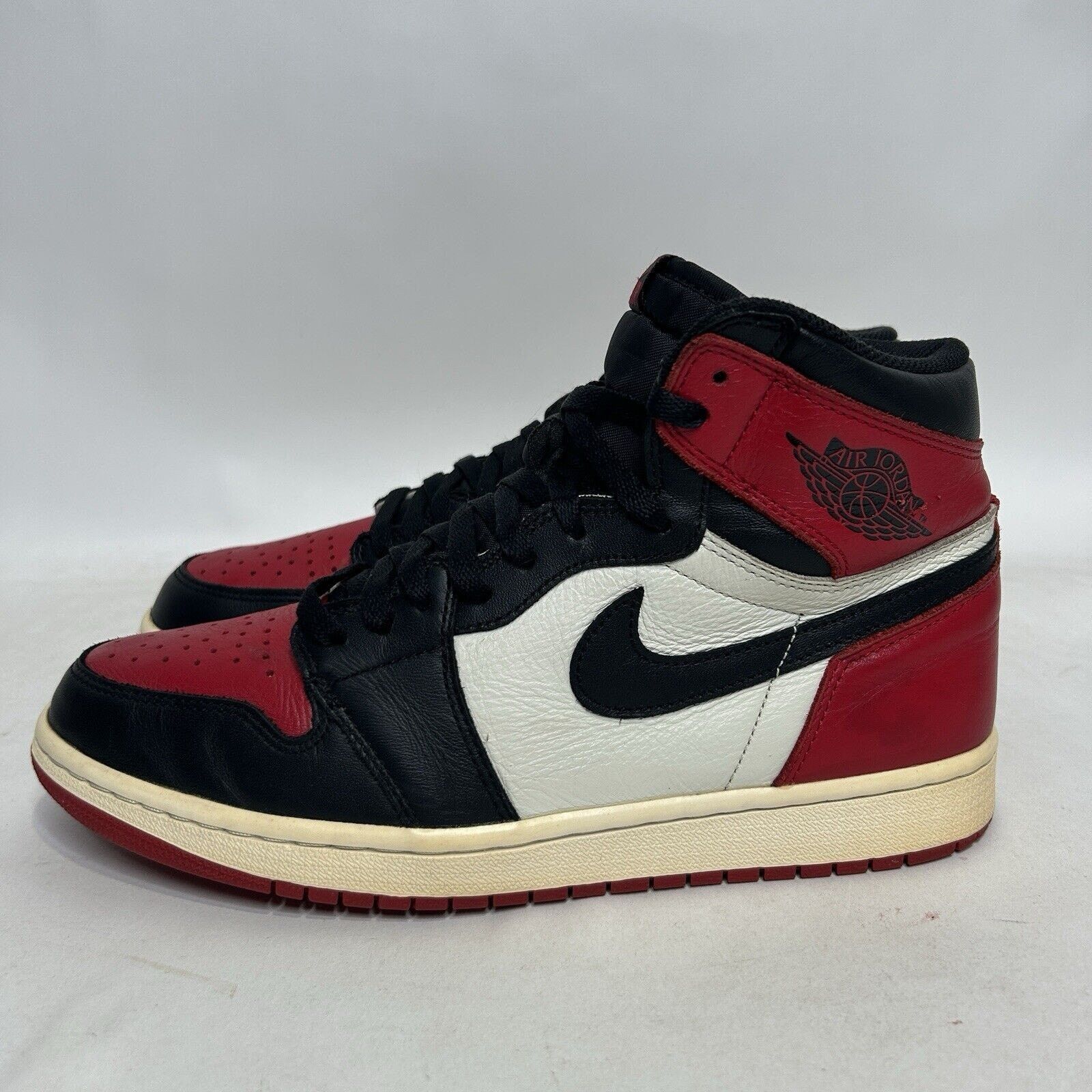 Jordan Brand Nike Shoes Air Jordan 1 Retro OG High “Bred Toe/Chicago” Size US 9.5 / EU 42-43 - 6 Thumbnail