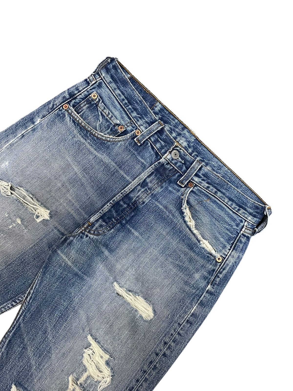 Levi's Vintage Levi’s 501 Button Fly Distressed BlueWash Jeans #C01 Size US 31 - 6 Thumbnail